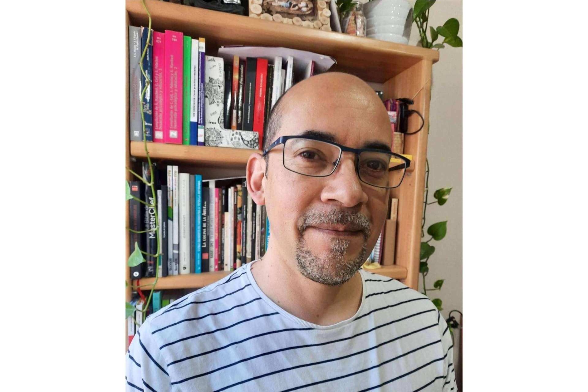 Rodrigo Barahona presenta 'No me bastan dos ojos', obra publicada por Letrame Grupo Editorial