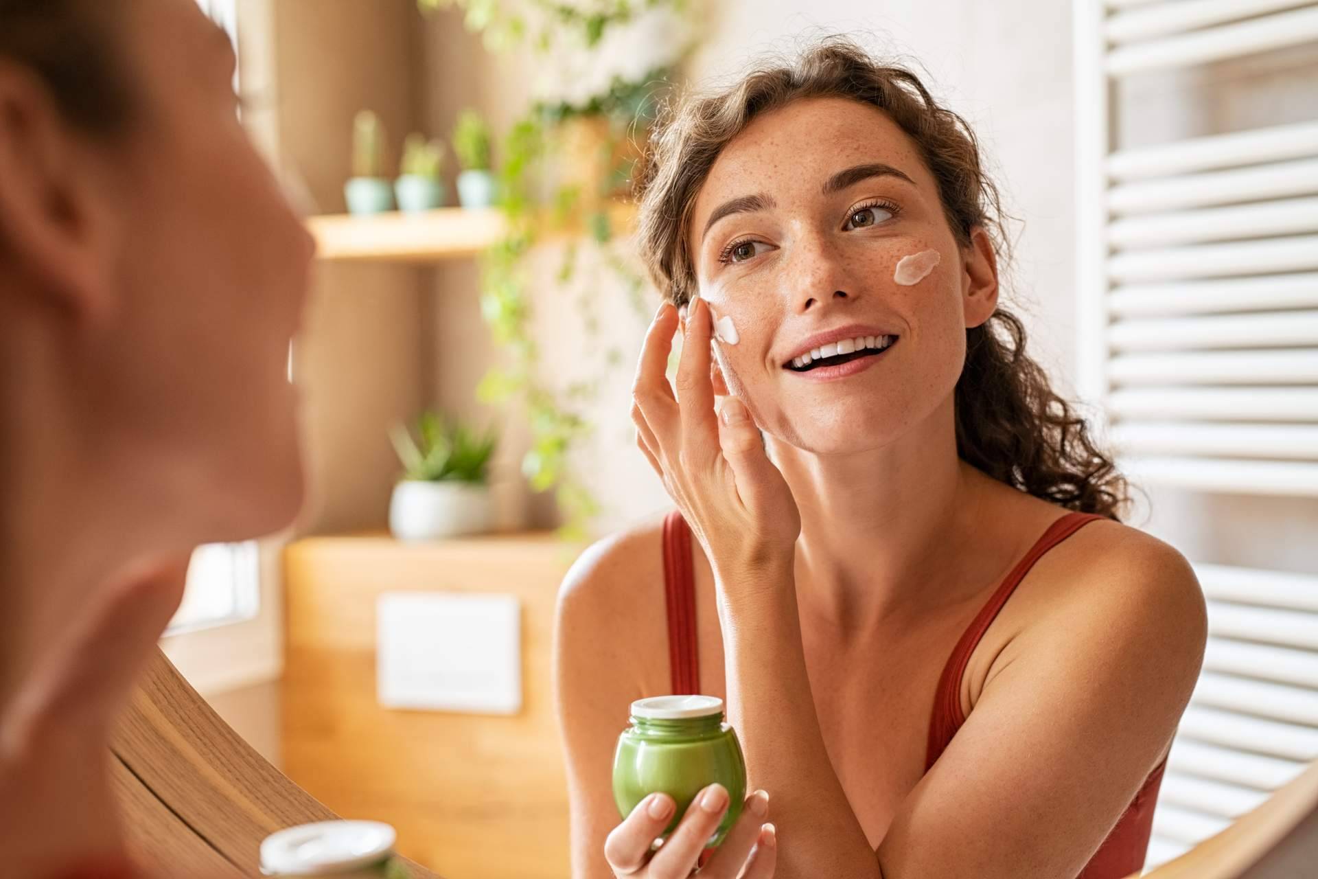 Los artículos de la marca cosmética Perricone están disponibles en el catálogo 2023 de Farmacia Laura Garín
