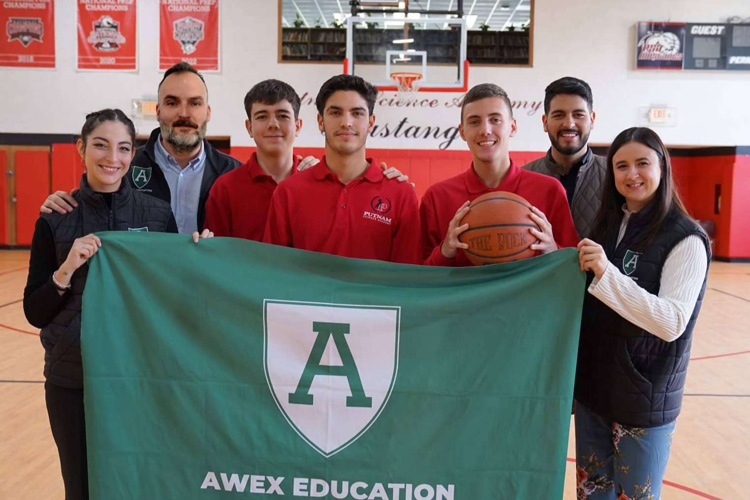 EE.UU. busca desarrollar su comunidad intercultural a través de la búsqueda de talento internacional para sus escuelas