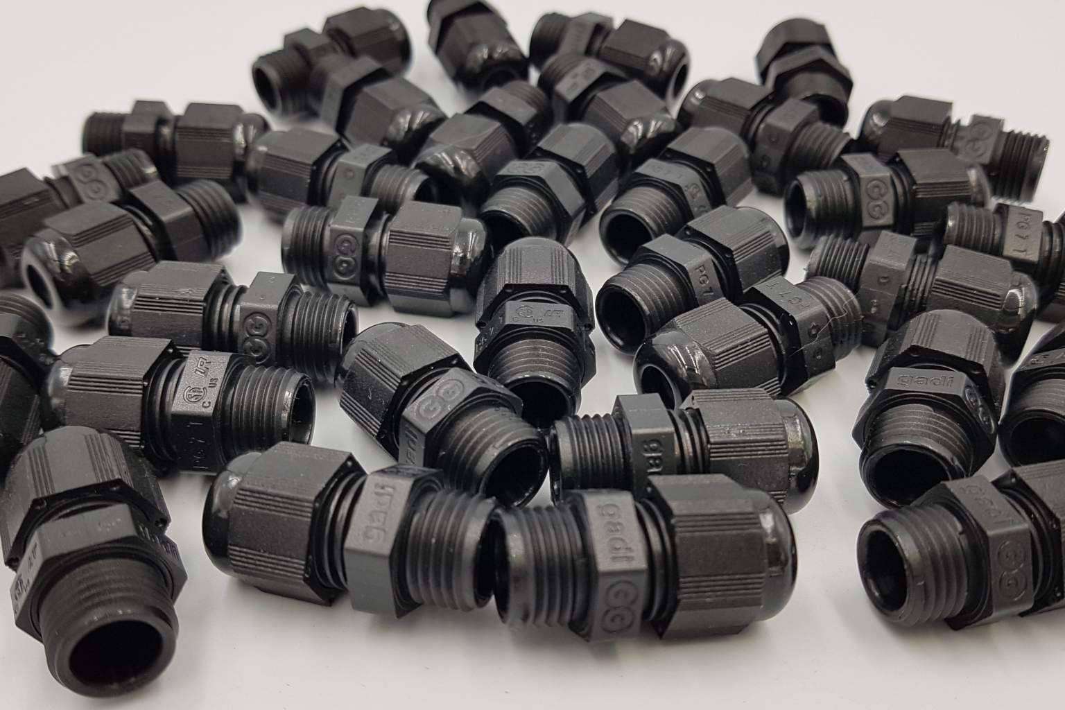 Infosolucion y las características de los prensaestopas para cables