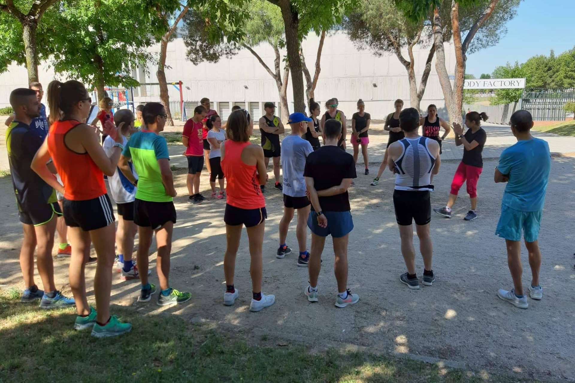 Entrenar junto a corredores expertos de manera presencial o online con la escuela Desafío Running Móstoles