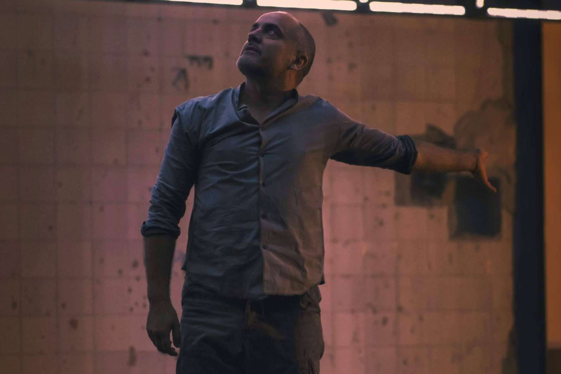 Roberto Olivan, un destacado bailarín contemporáneo y profesor de danza