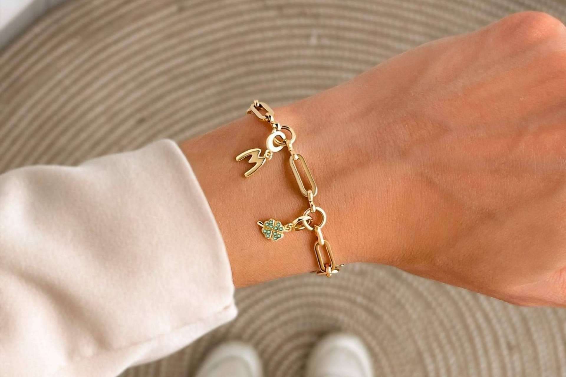 Encontrar charms para pulseras en la joyería Le Petite Marie