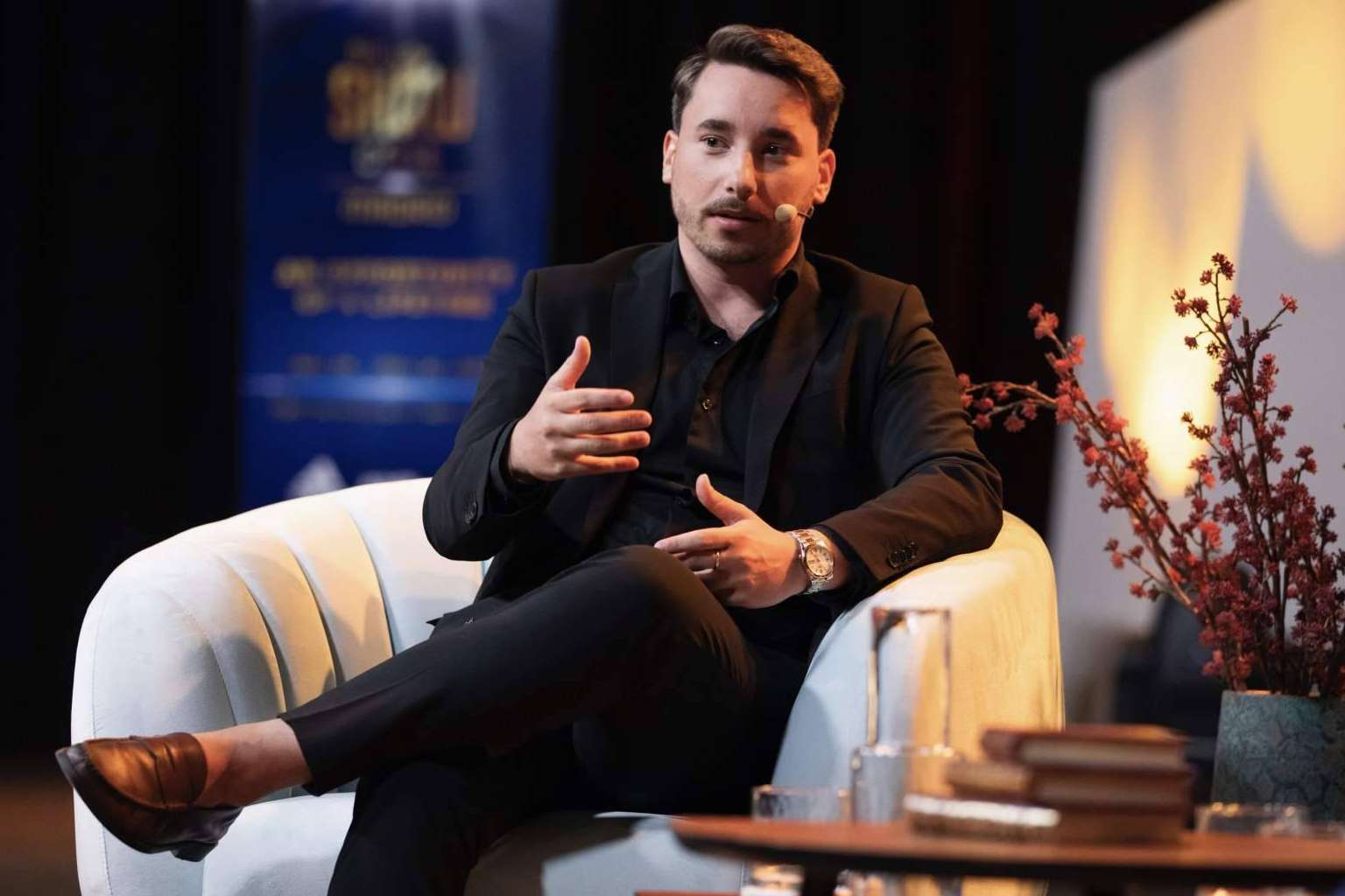 La historia de Marc Bautista como joven empresario, The Showcase