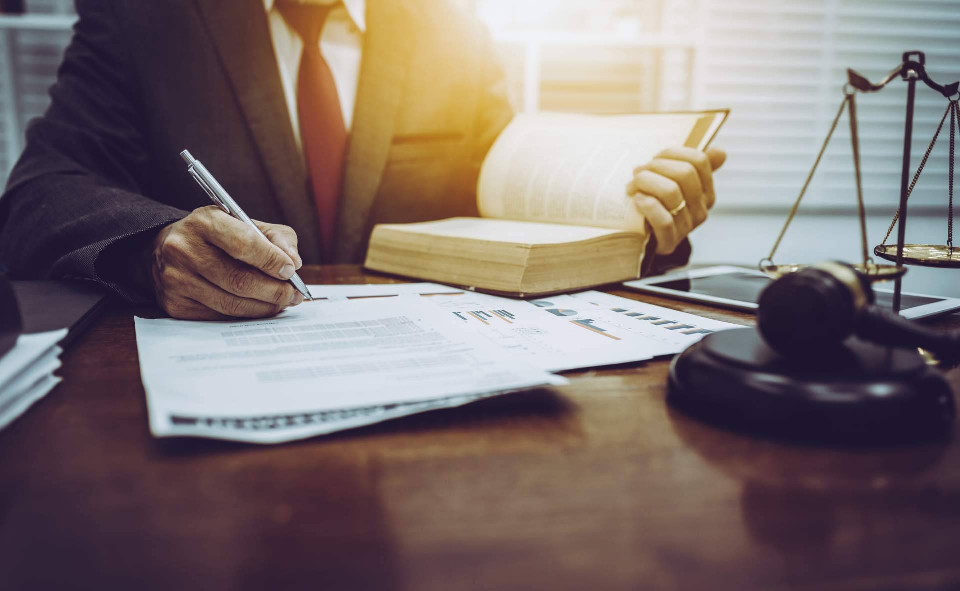 Los beneficios de la Ley de Segunda Oportunidad y cómo abordarla con Juanola Abogados