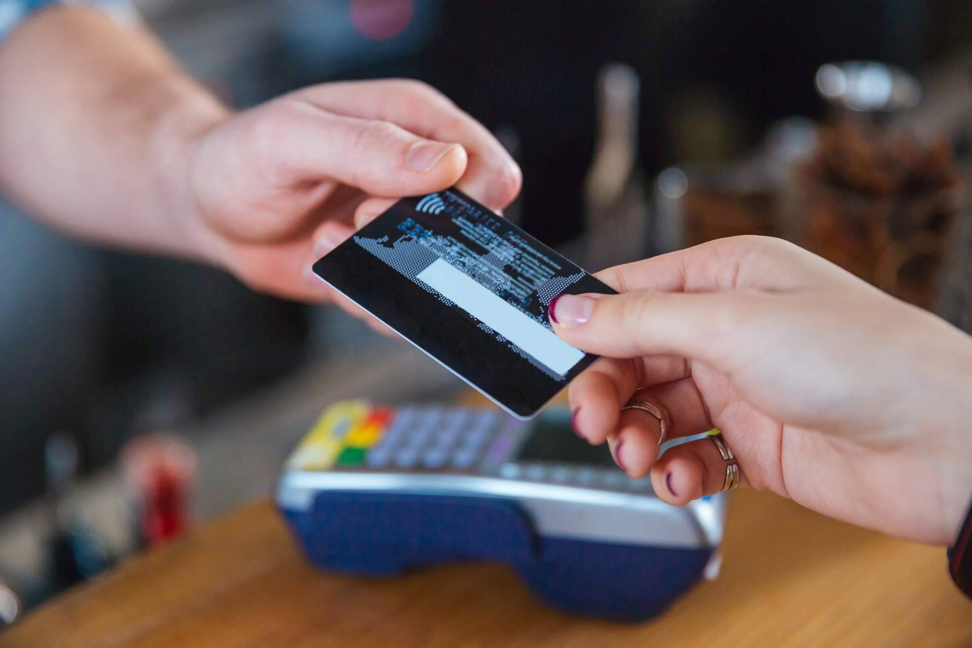 Sencillo, sin papeleos y con aprobación inmediata; ya es posible aplazar compras en miles de comercios