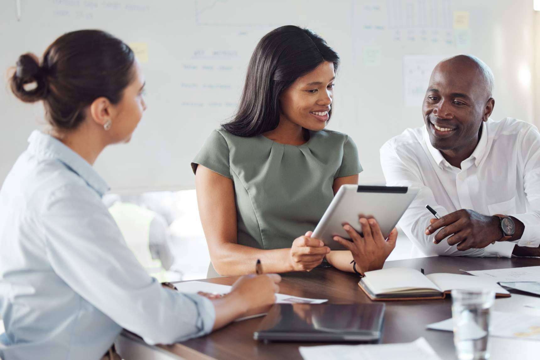 Su Community Manager utiliza LinkedIn Ads como una estrategia para atraer clientes