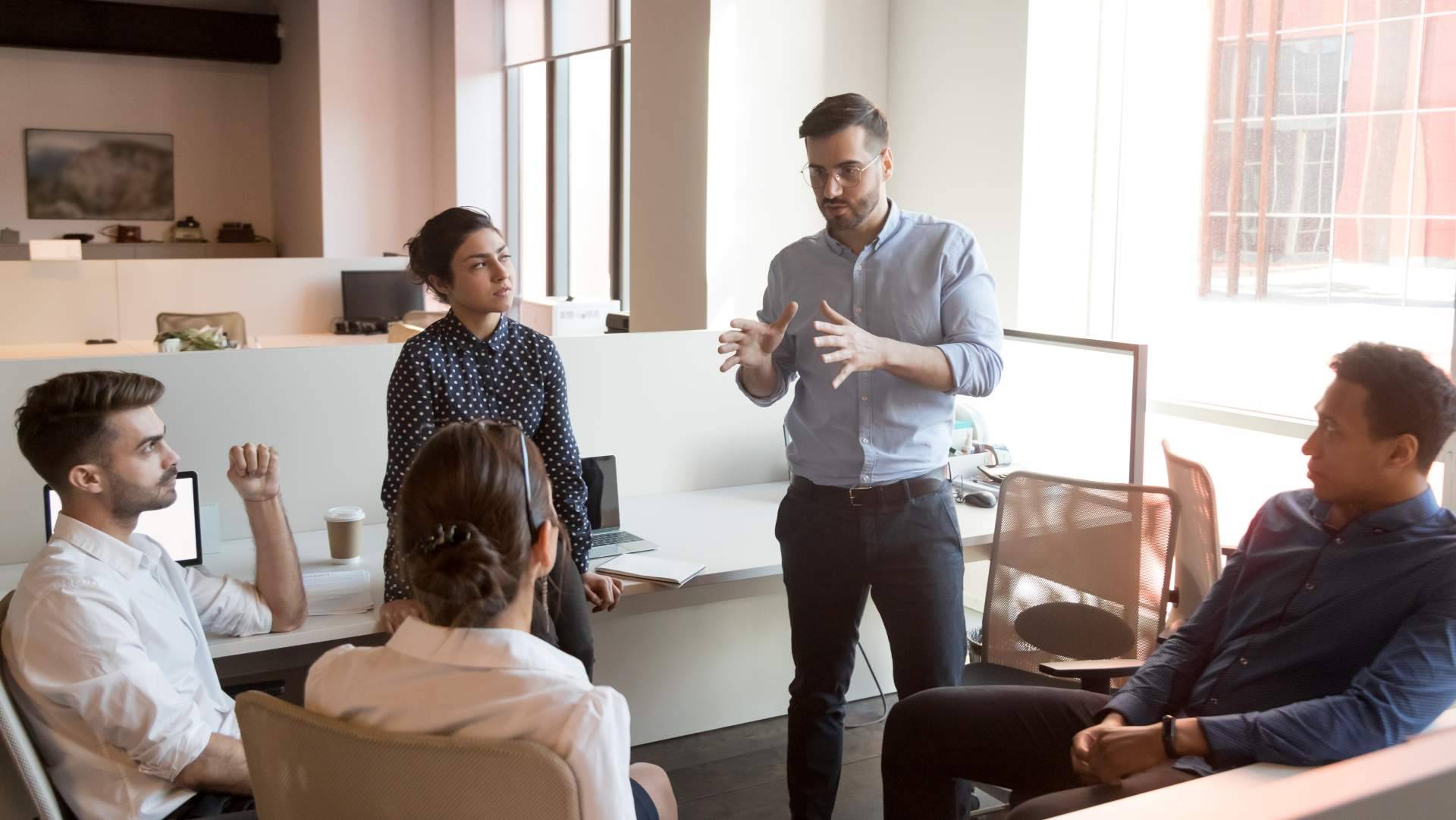 ChVmpion Mind explica cómo combatir la desmotivación laboral a través de 5 estrategias efectivas