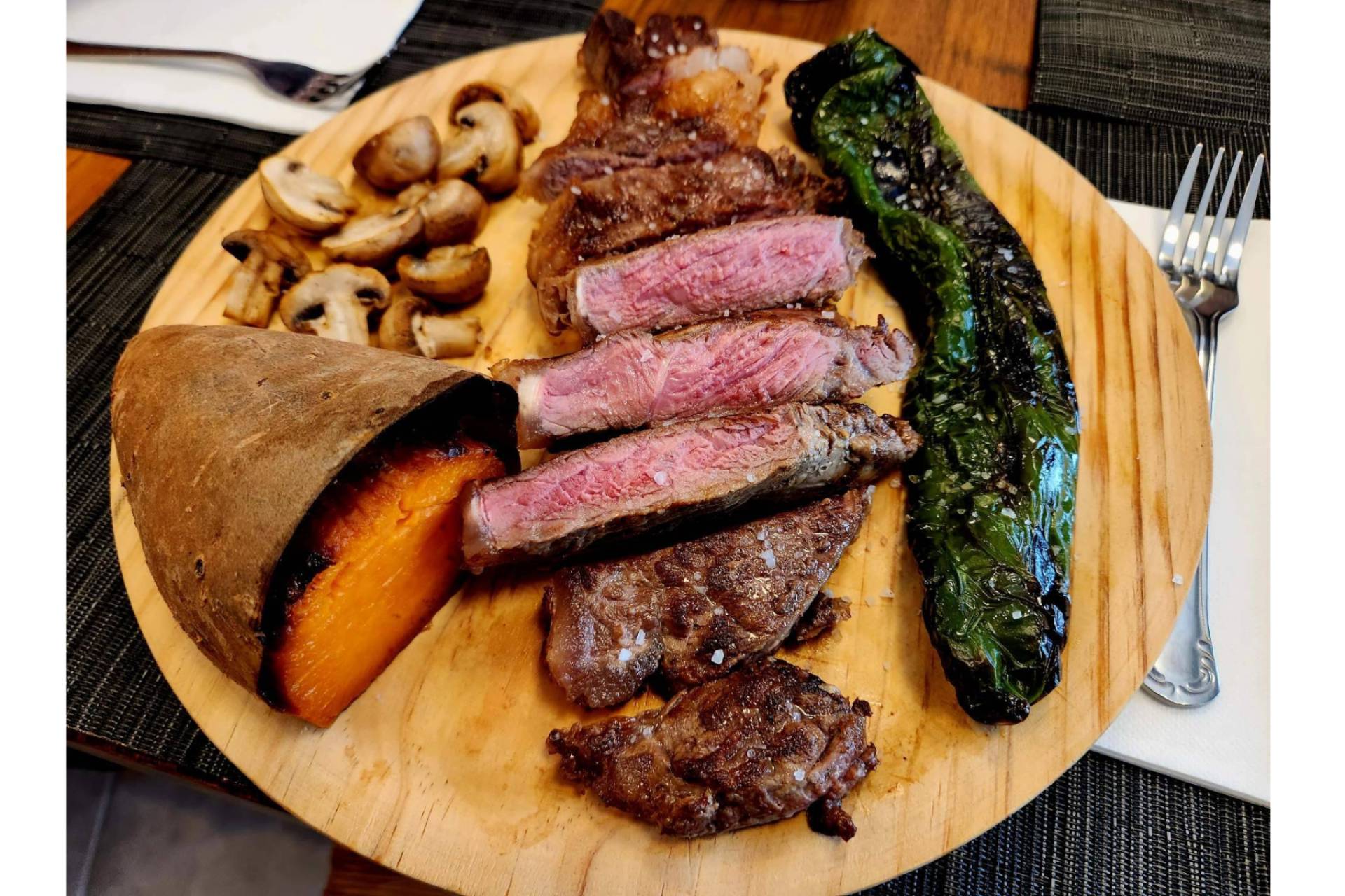 Un descubrimiento gastronómico, el local Delicias De Kristina en Las Navas del Marqués