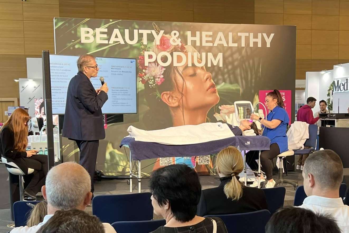 La nueva maquinaria de Enco fue presentada en Cosmobeauty