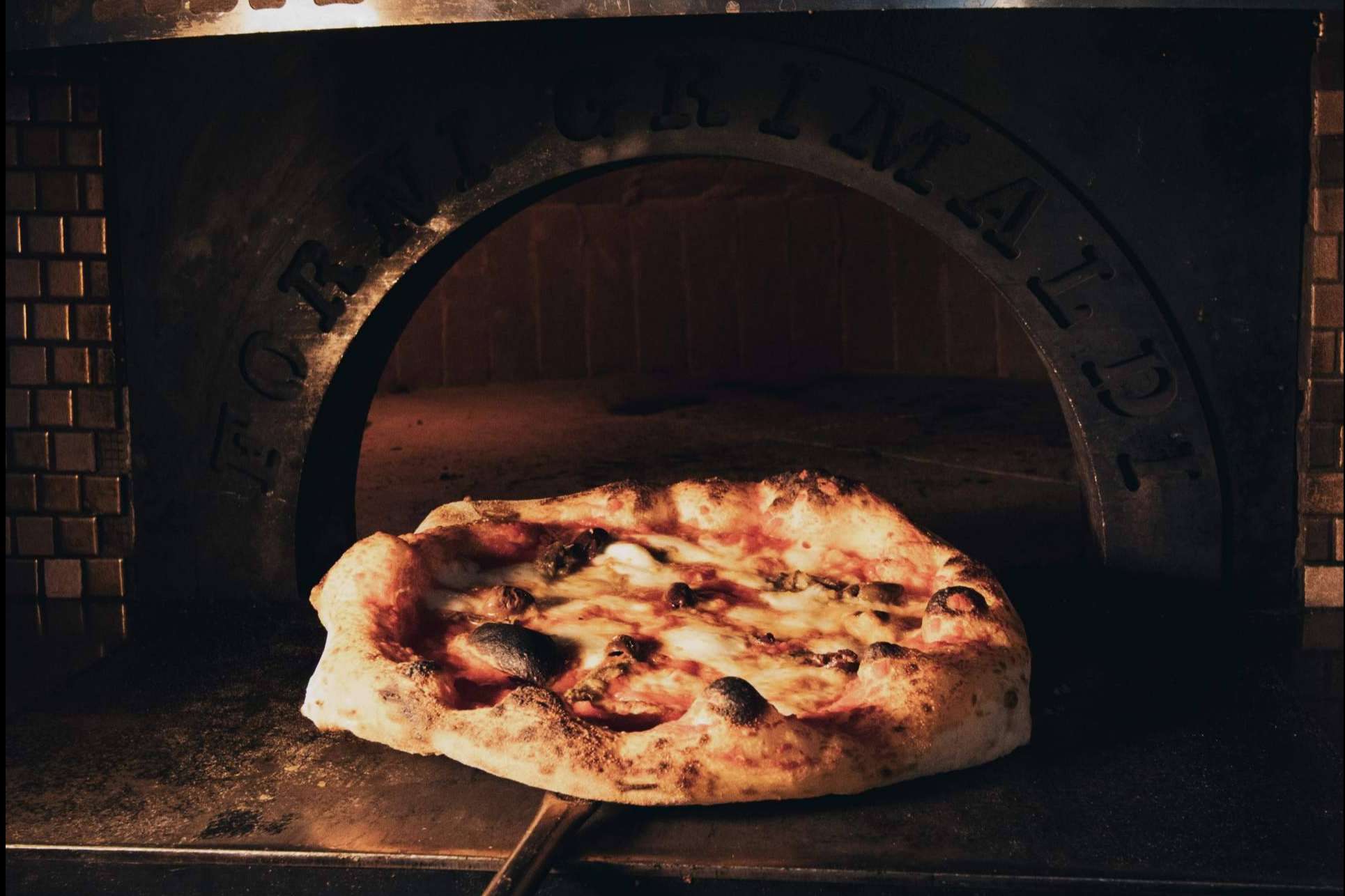 Pizzeria Spaccanapoli Barcelona. Un oasis napolitano en medio de Barcelona
