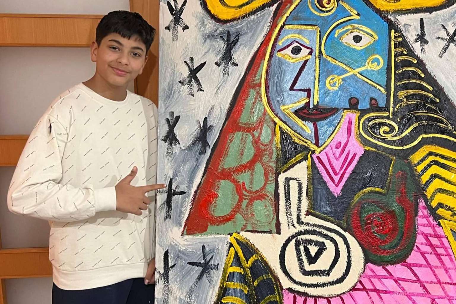 Juanito Arte, un joven artista de 13 años apasionado de la pintura abstracta