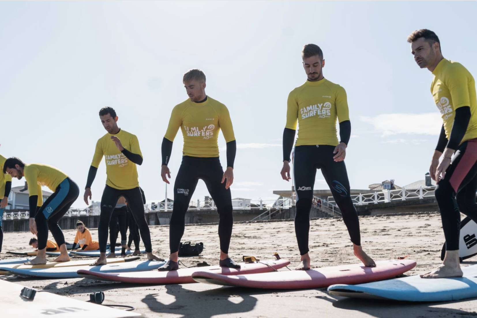 Surfcamps en Asturias para todos los niveles con Family Surfers - Surfcamp Las Dunas