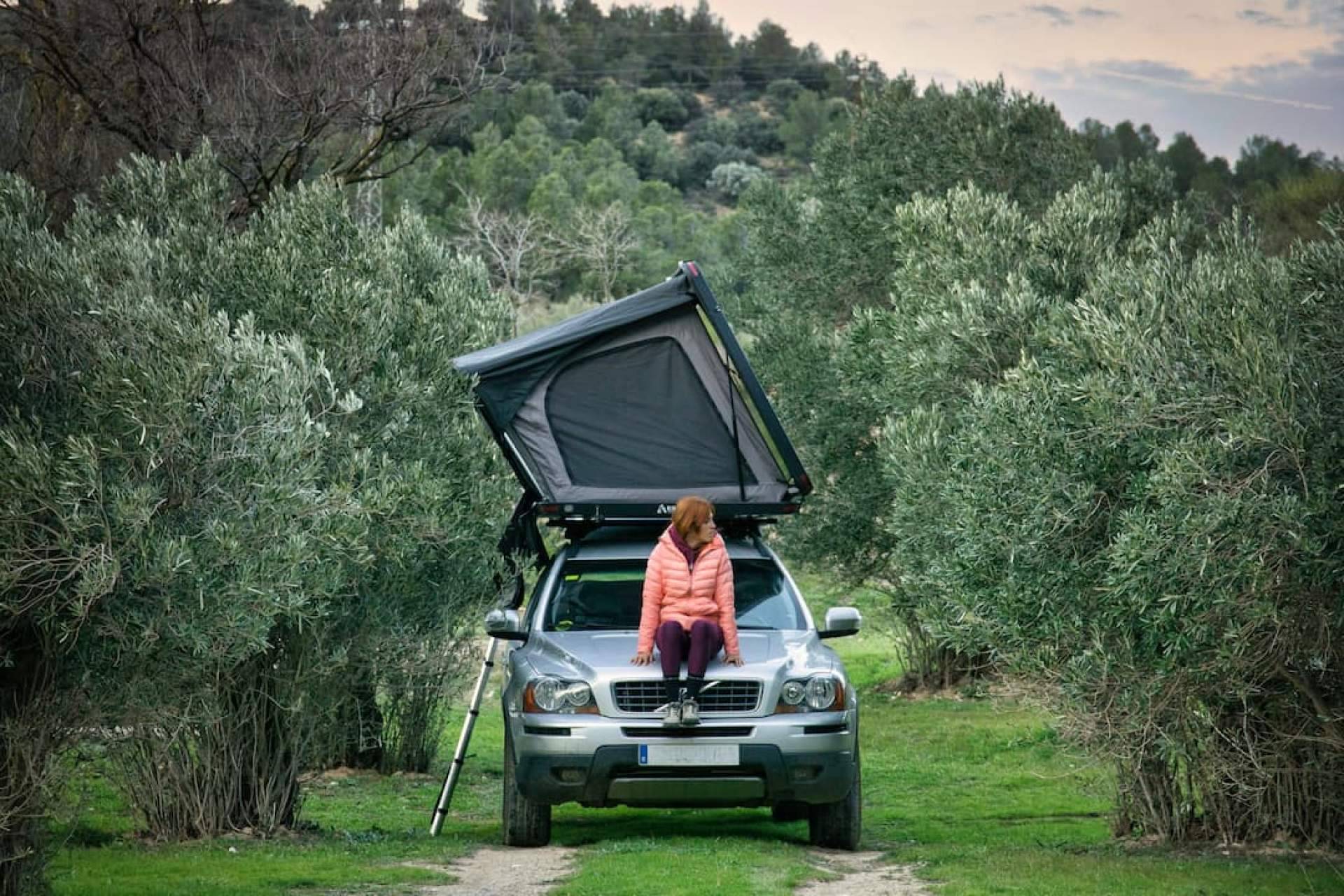 Las tiendas de techo para coche, una opción económica de camperizar cualquier tipo de vehículo