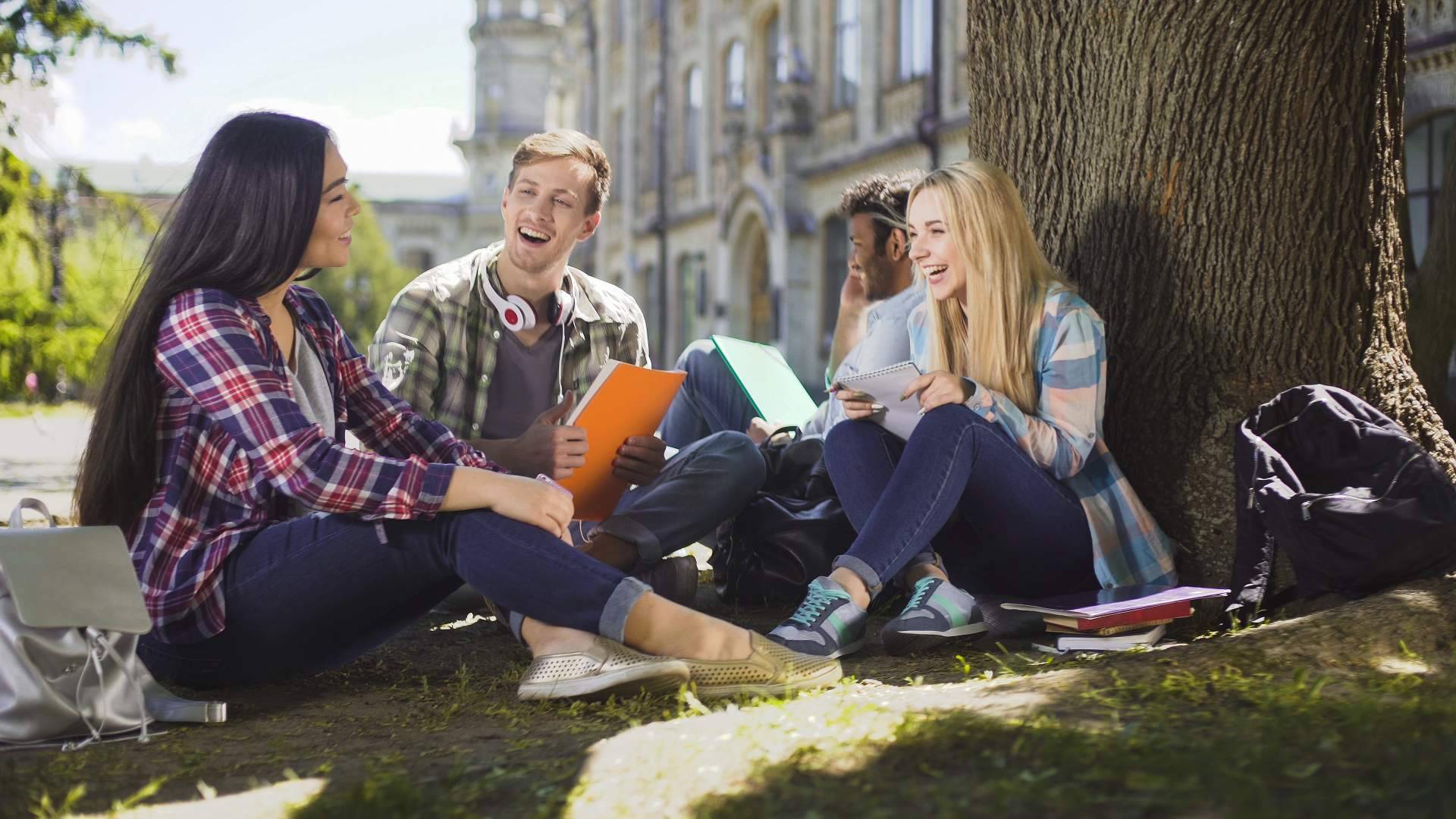 Cómo cursar un año de bachillerato en el extranjero y aprender inglés, con iEduEX