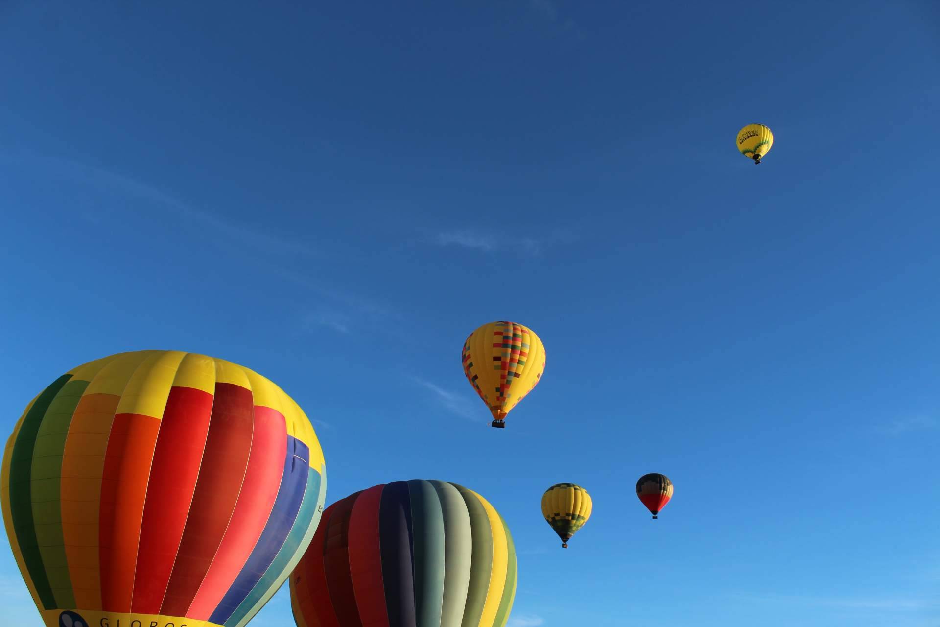 Paseo en globo aerostático en Segovia con la empresa EoloFly