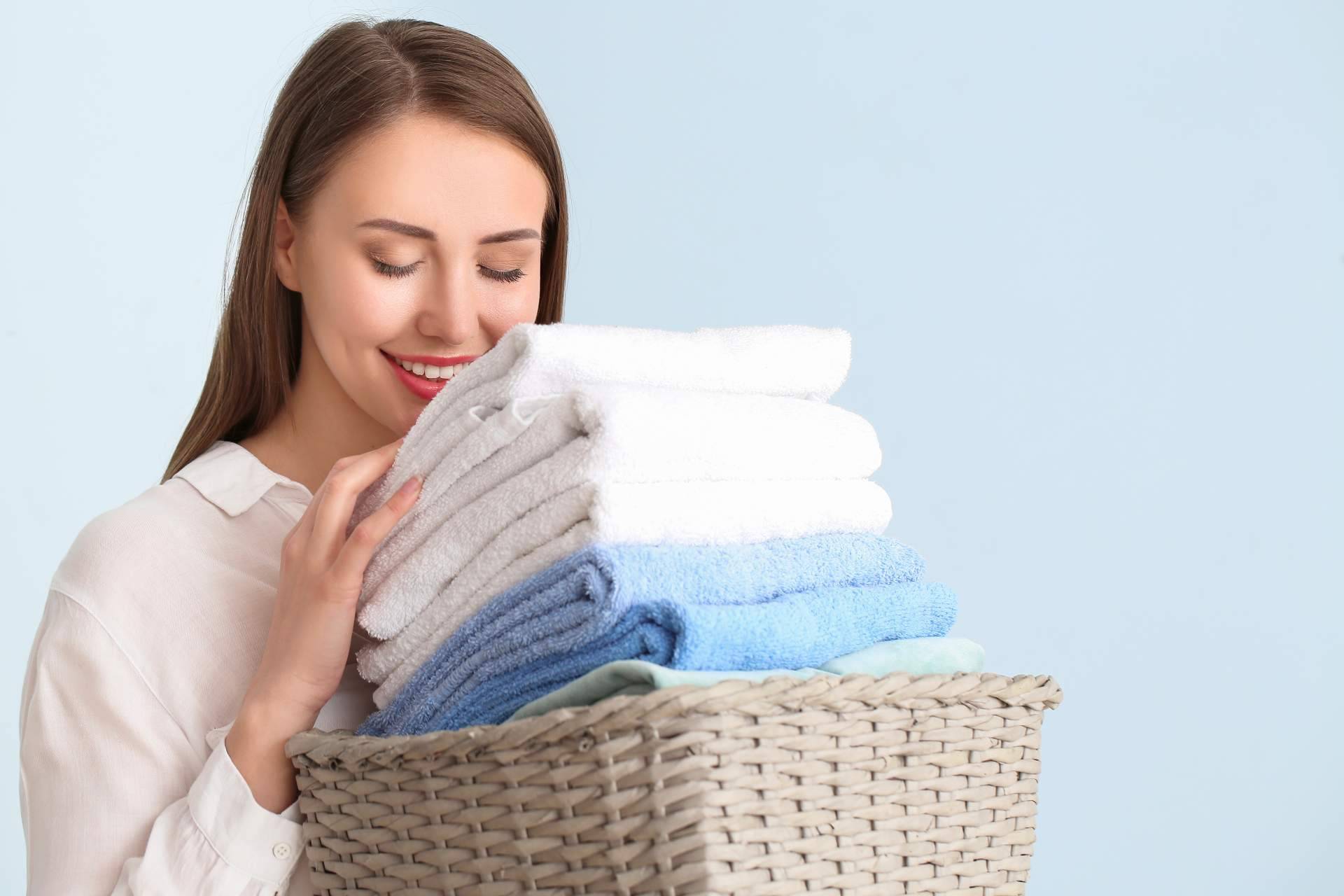 El servicio de Washrocks para quitar manchas de tinta seca en ropa de color