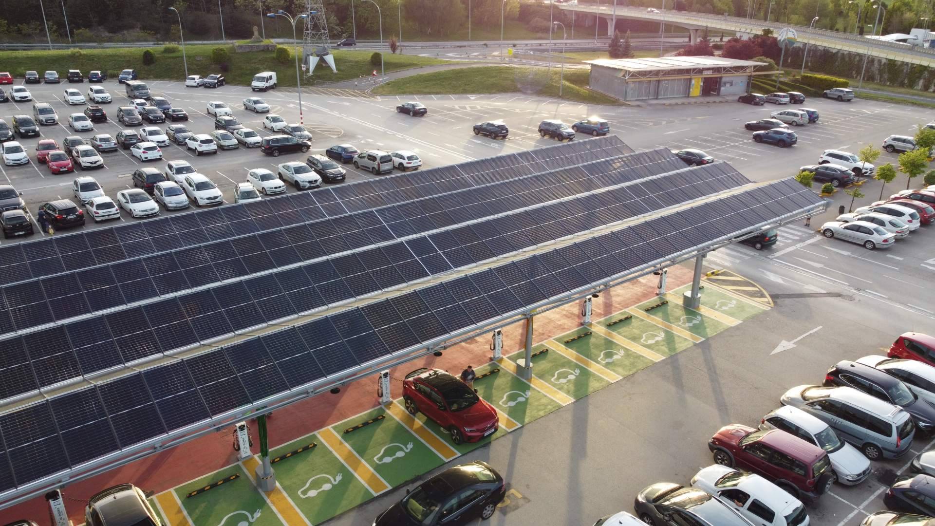 32 nuevos puntos de recarga para vehículos eléctricos en La Morea, Navarra, inaugurados por Etecnic