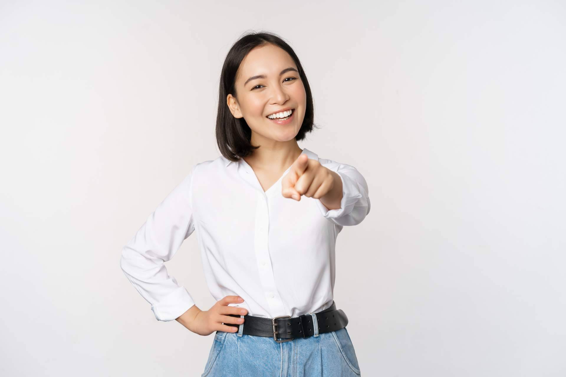 ¿Cómo MiBee App se adapta a las necesidades del comercio chino en distintos sectores?