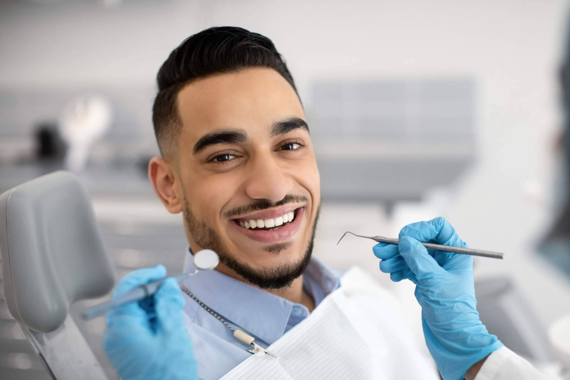 Las ventajas de realizarse tratamientos de estética dental en verano, por Clínica Dental Delgado