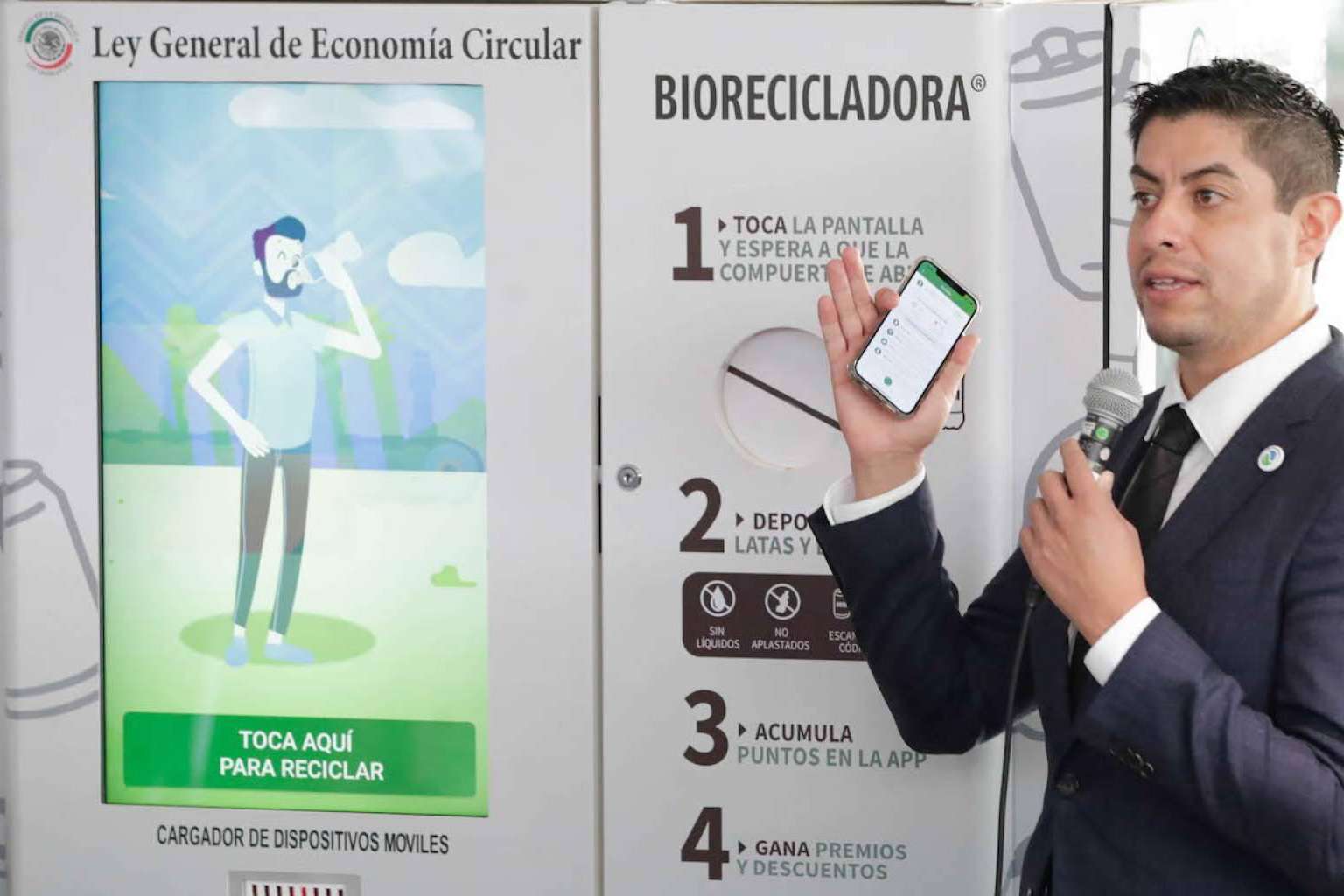 Adrián Sánchez es especialista en economía circular y cálculo de huella de carbono de producto de Lealtad Verde