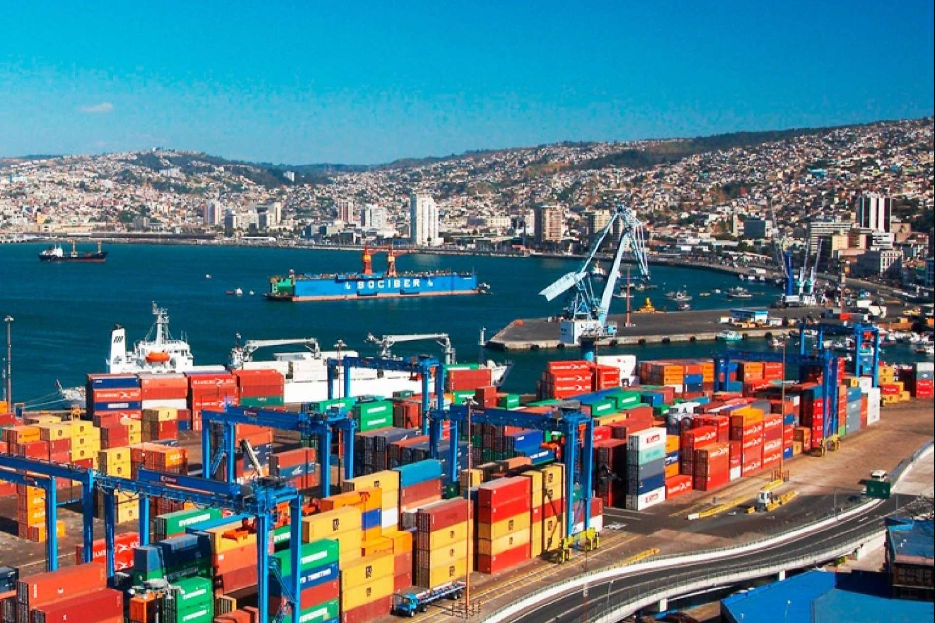 Un destino atractivo para inversores extranjeros por su moneda y megapuerto estratégico, Perú
