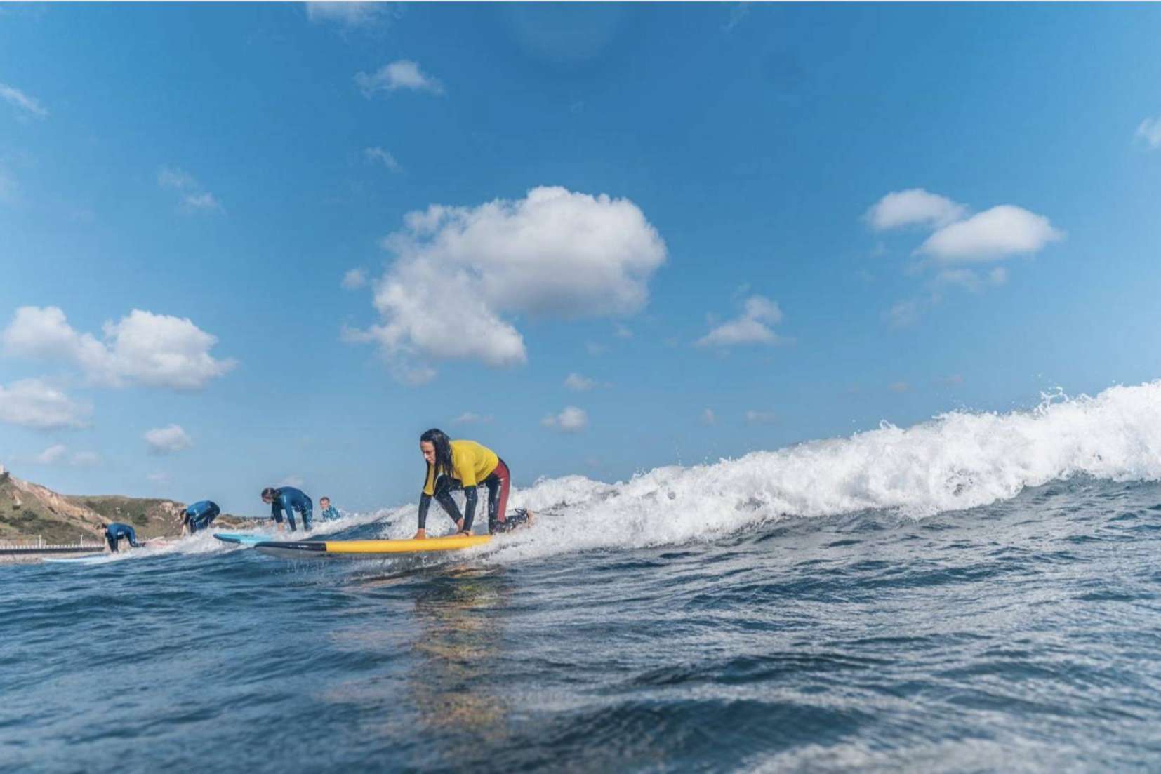 Llega la temporada de surf en Salinas Ciudad del Surf