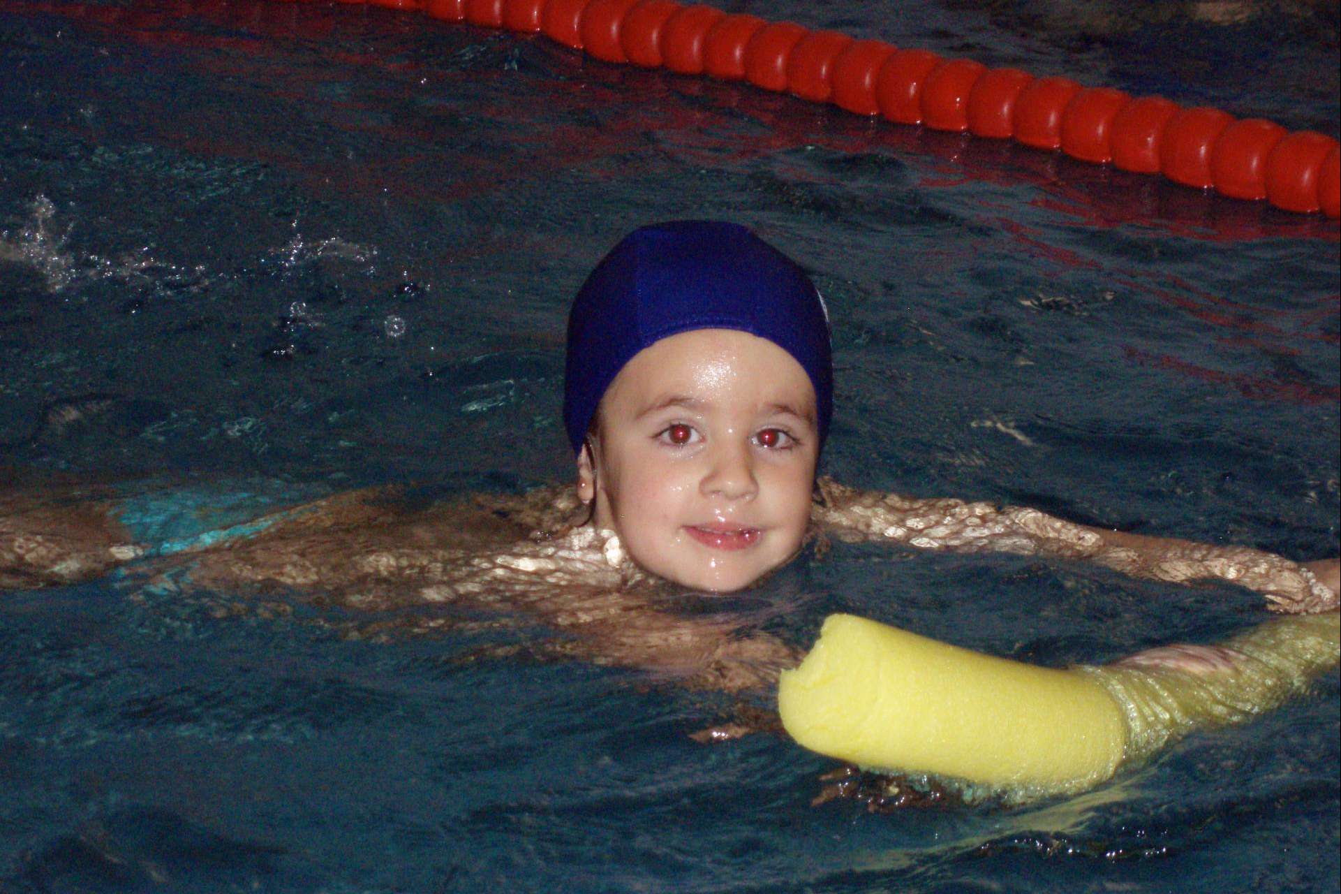 Clases de natación muy beneficiosas para poblaciones especiales, disponibles en el gimnasio Mabuni de Vallecas