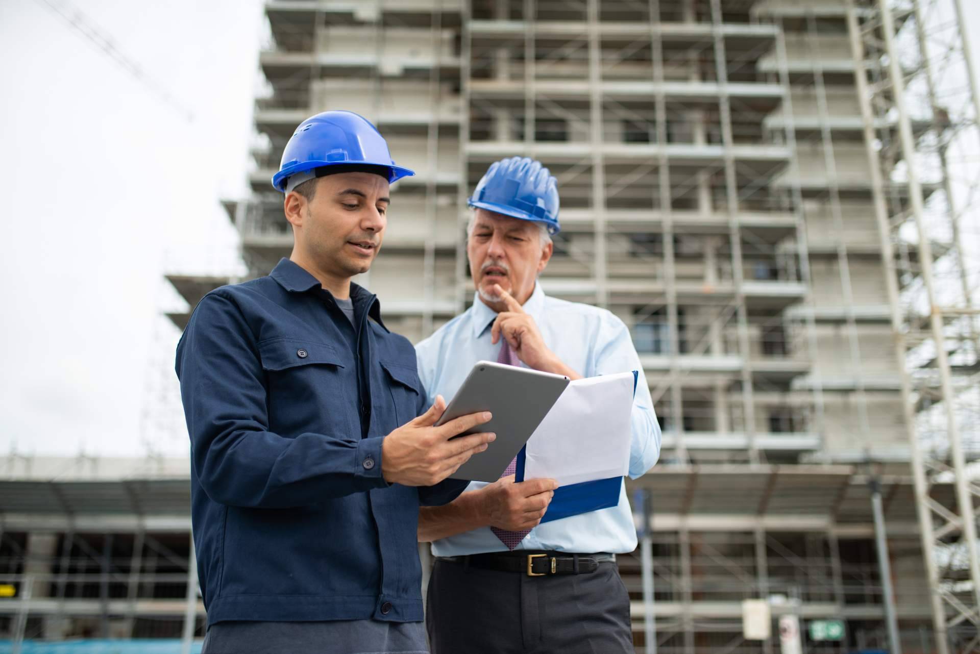 La fórmula perfecta para el éxito empresarial consiste en potenciar una empresa constructora con Amplya y gsBase