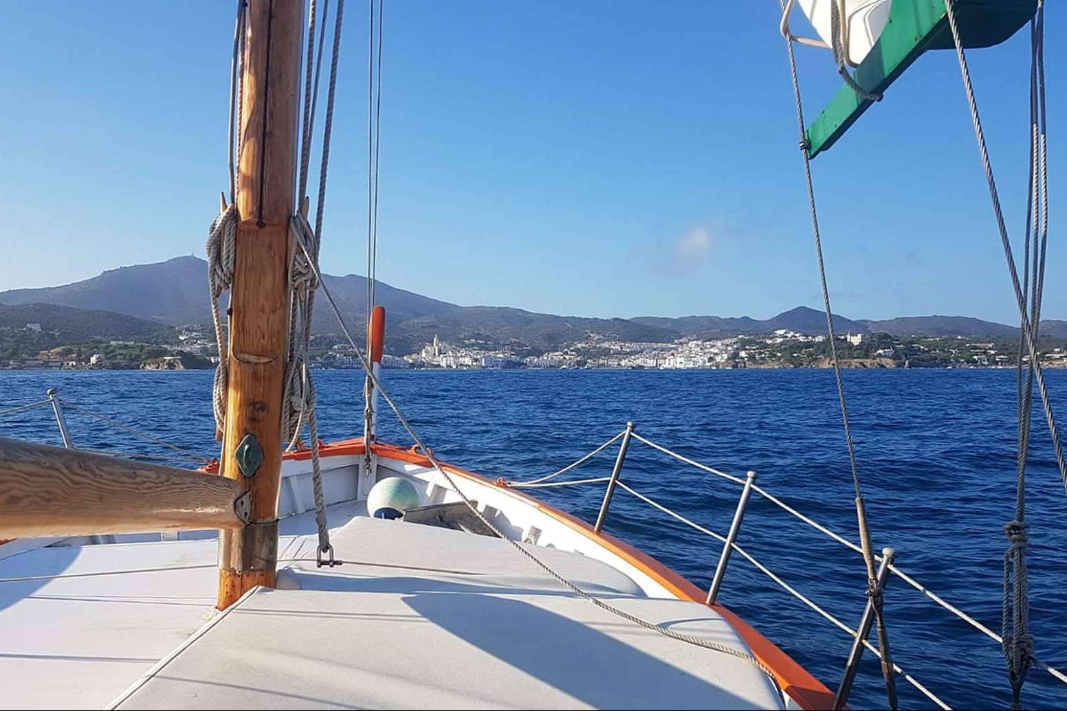Motonàutica Manel ofrece en Cadaqués venta y servicio integral náutico