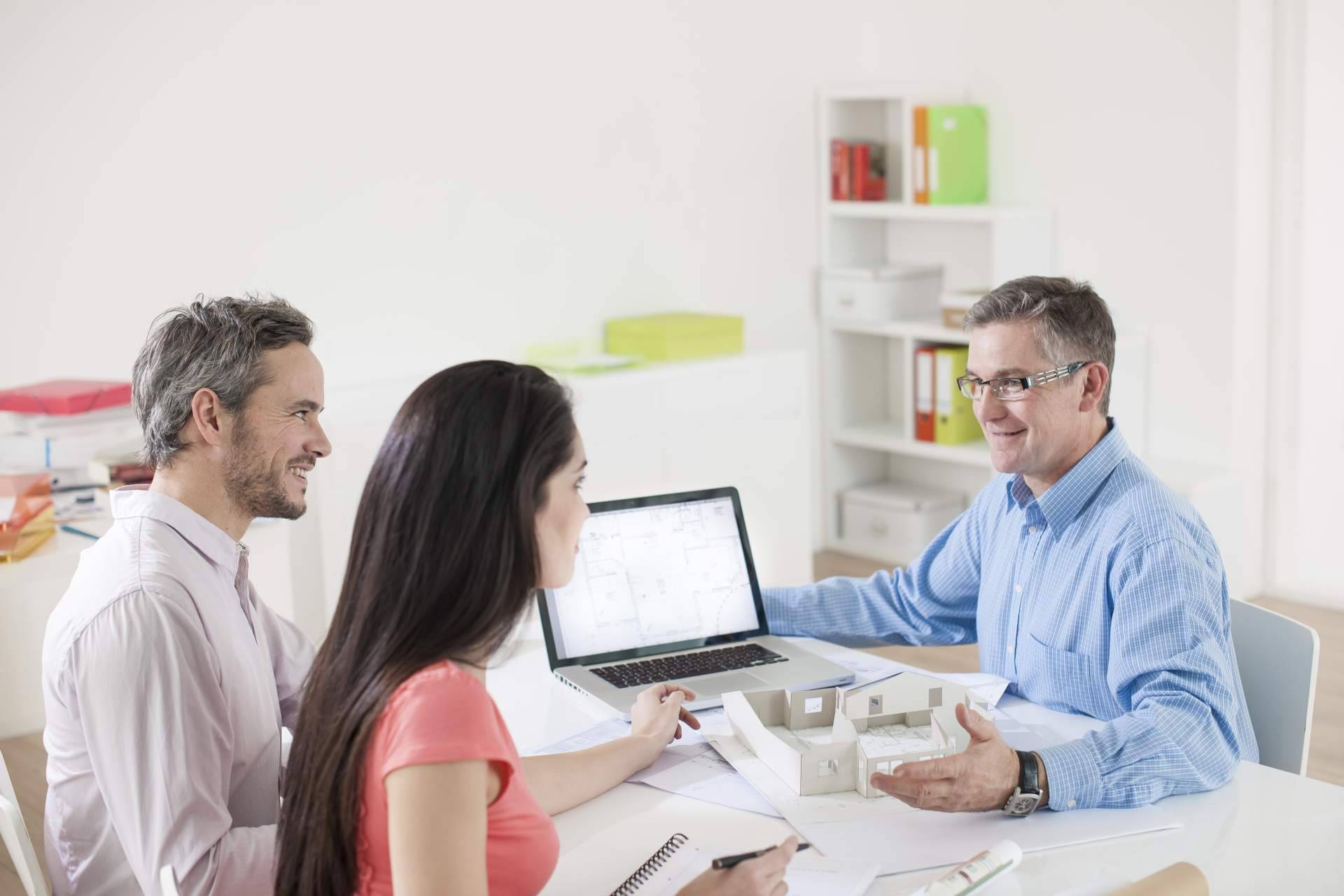 Los beneficios de tener un asesor inmobiliario online