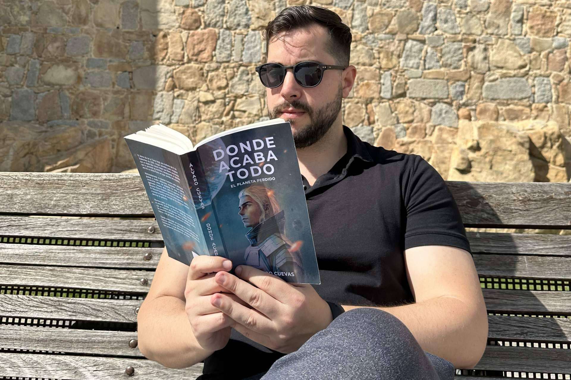 Álvaro Cuevas presenta 'Donde acaba todo. El planeta perdido', una historia de ciencia ficción del futuro de la humanidad