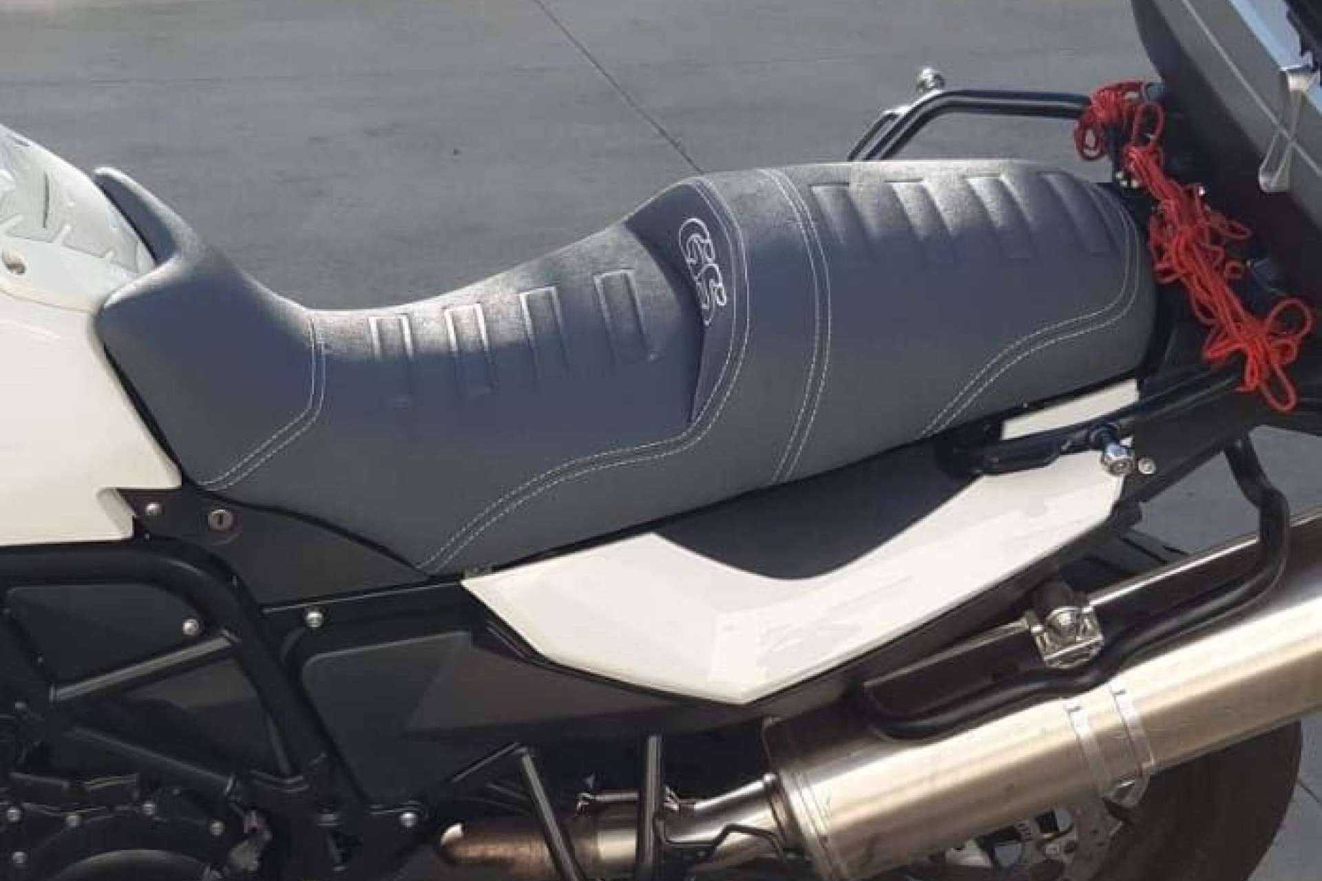 Asientos de moto cómodos para hacer largos viajes de la mano de JM-FUNDAS