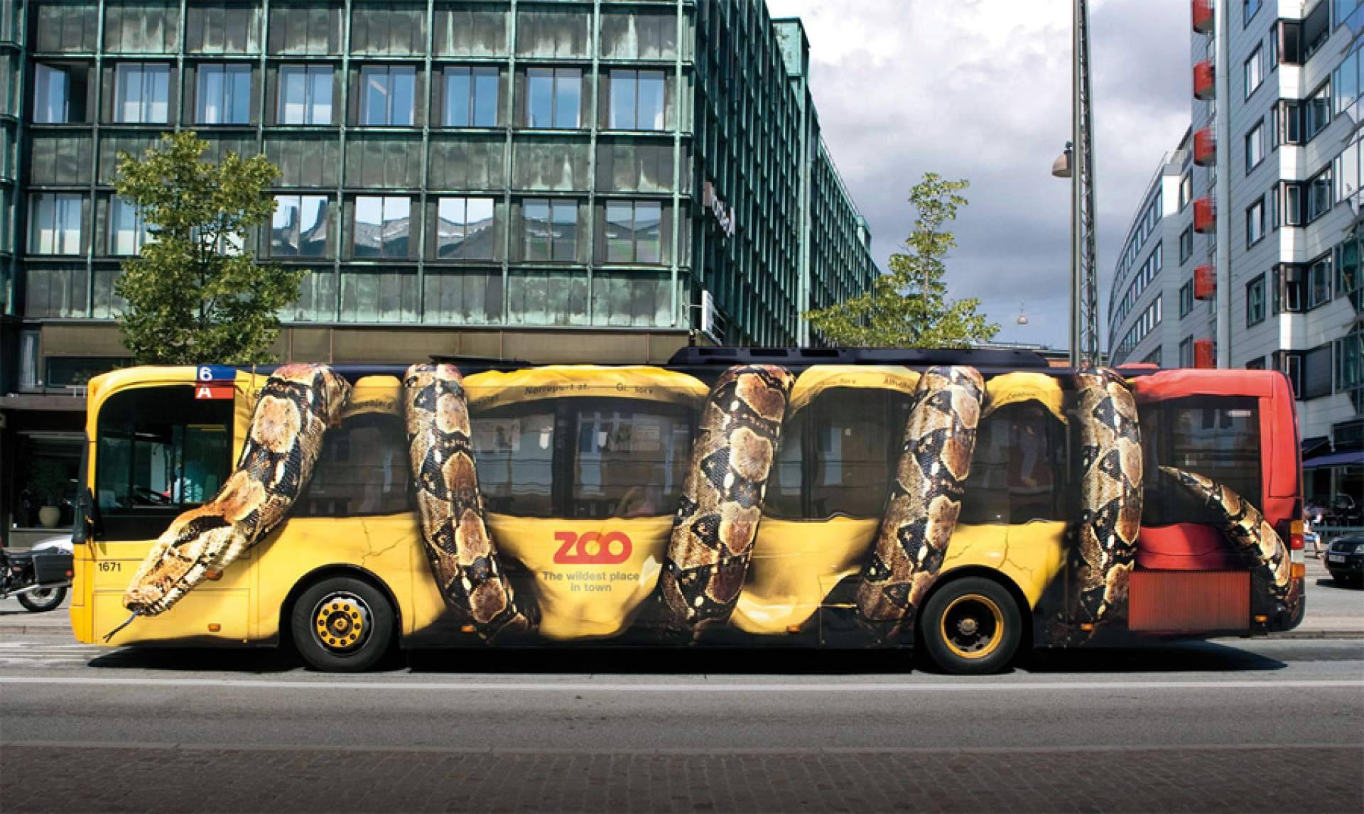 Las ventajas de la publicidad exterior con vehículos y buses promocionales