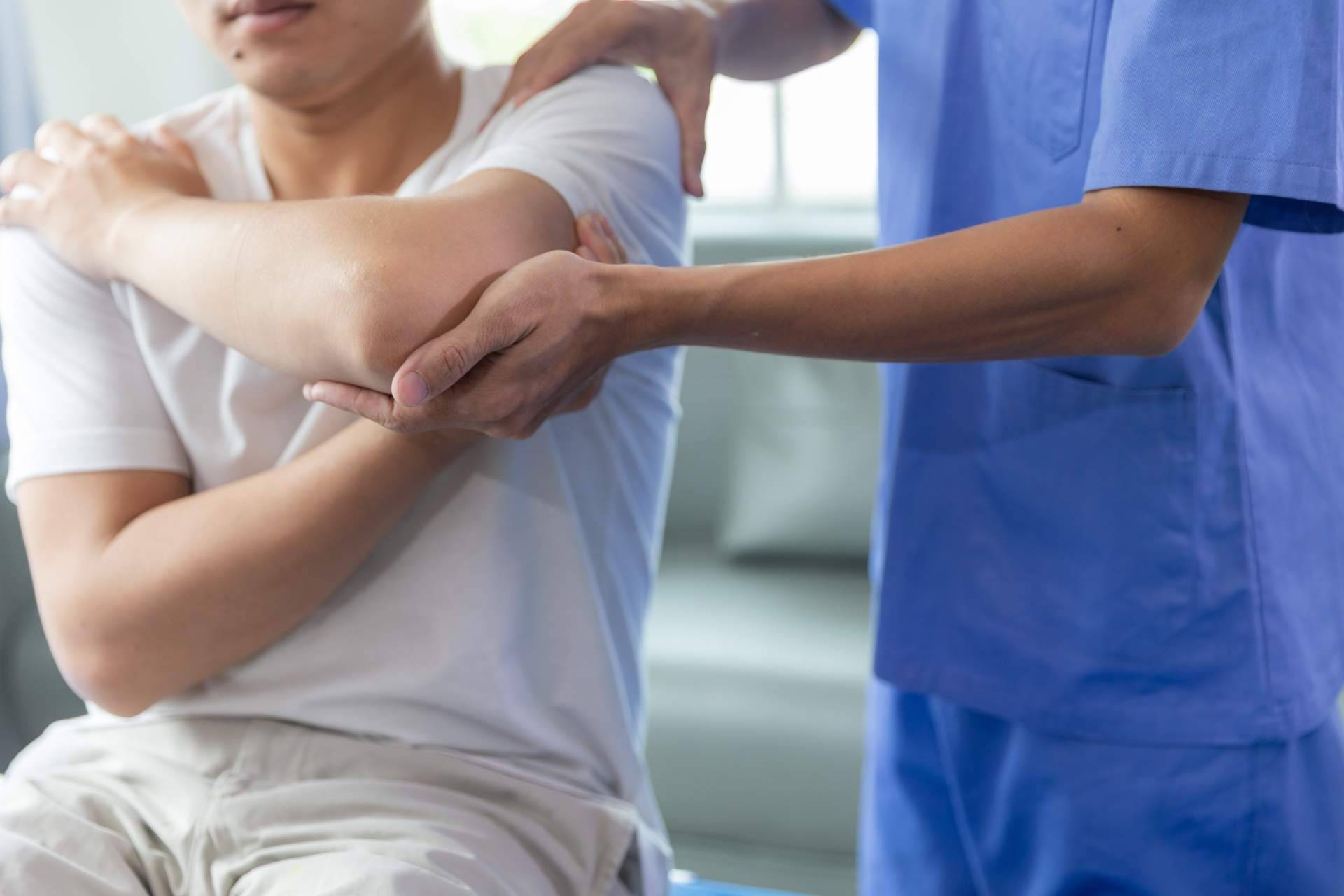 Dolores más comunes en las sesiones de osteopatía en Madrid, de la mano de Enrique Cheng