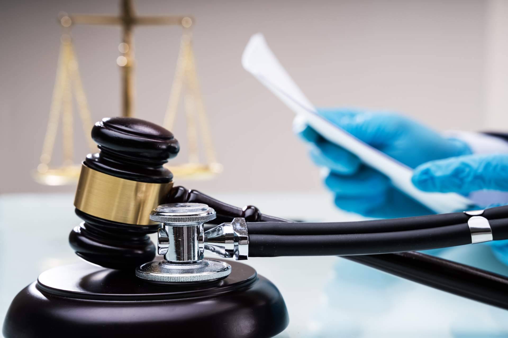 Mario Schilling dirige estudio experto en negligencias médicas