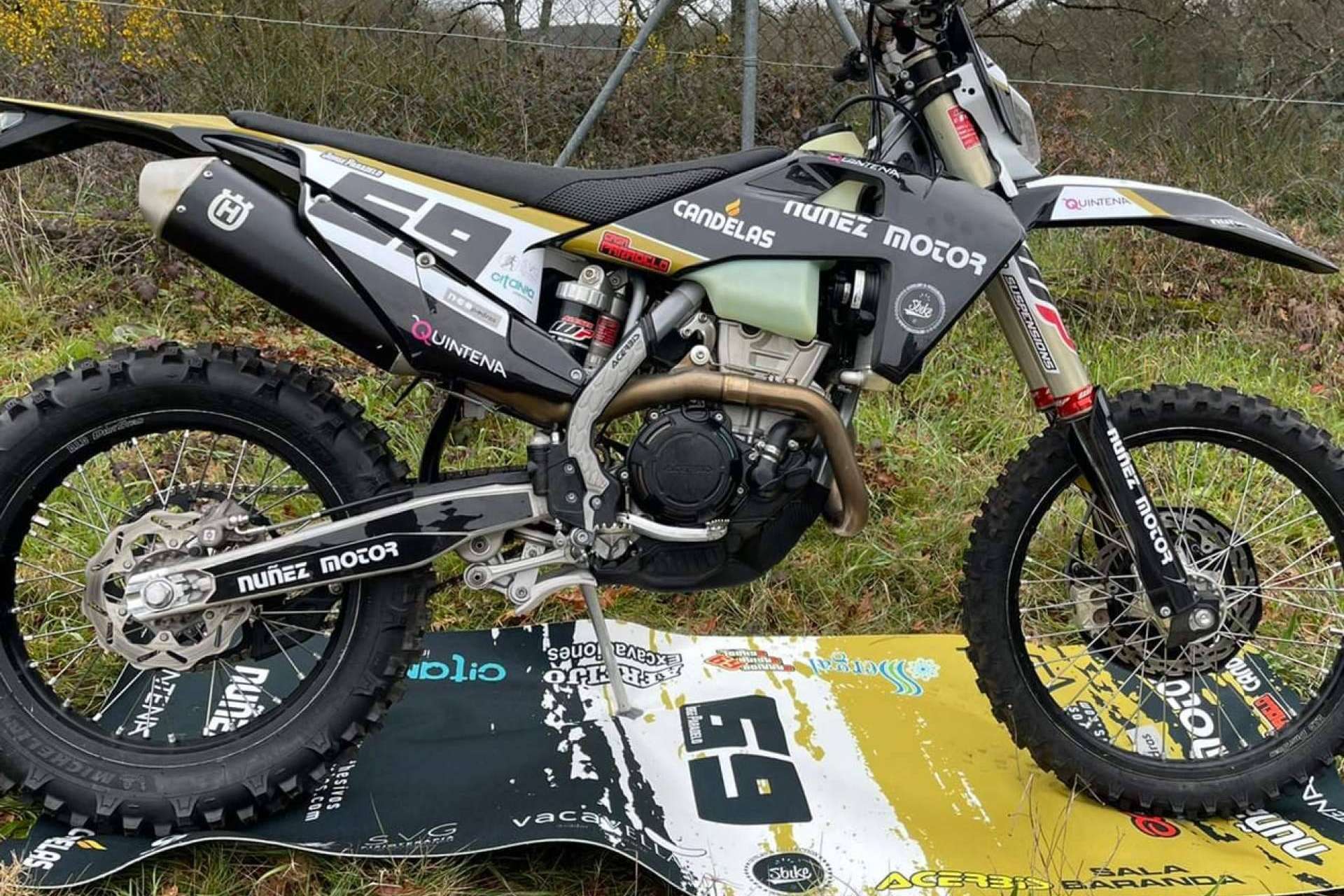 Las ventajas de las pegatinas para moto que ofrece ADHESIVOSEMABRRADOS