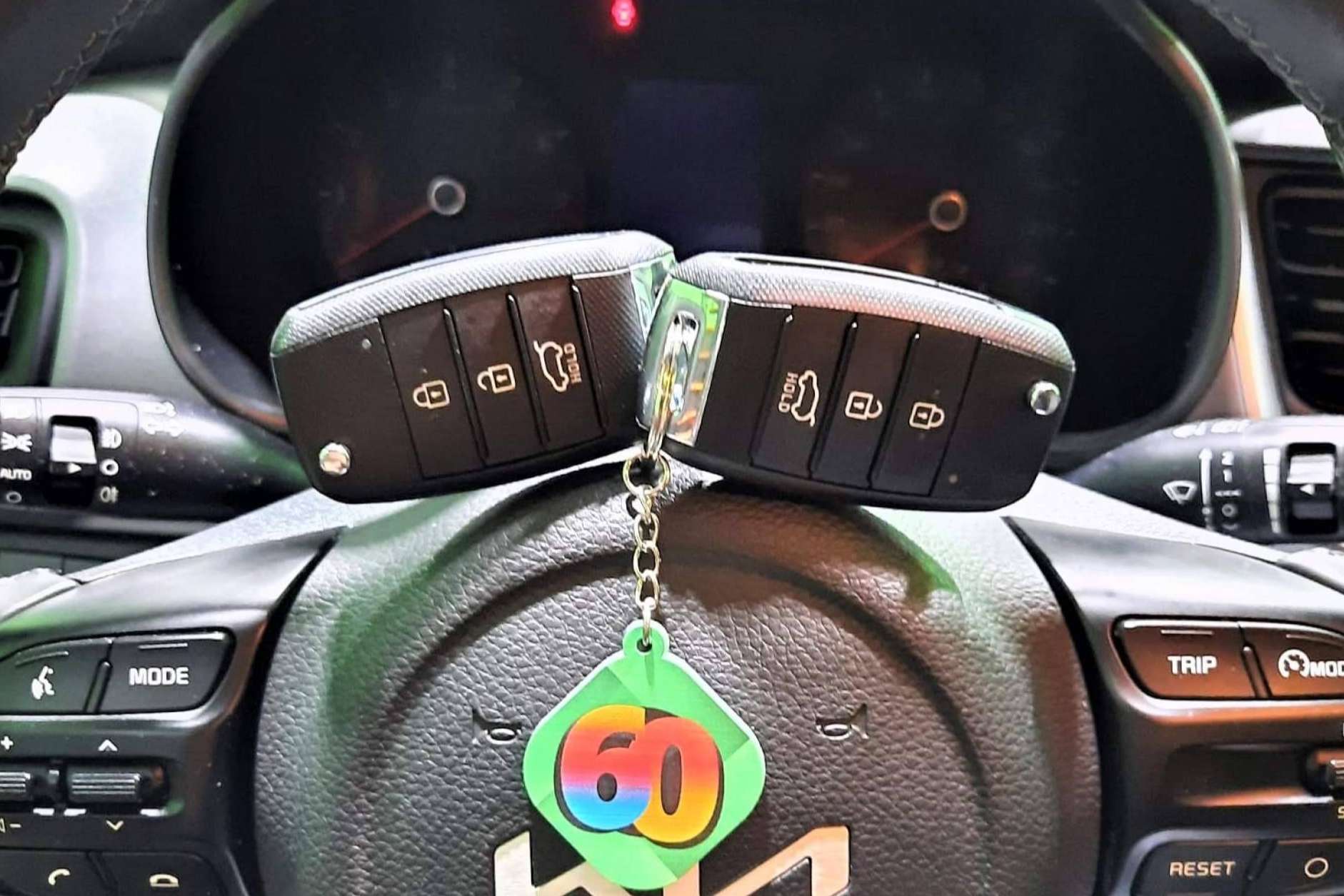 EGINER recalca la importancia de tener dos juegos de llaves del coche antes de irse de vacaciones