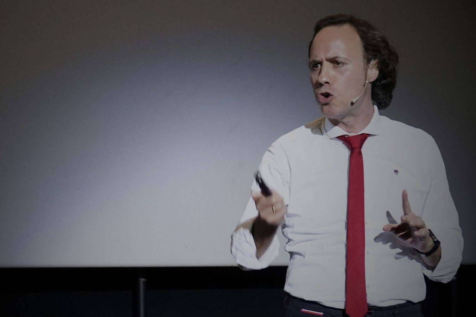 Leandro Fernández Macho y su nuevo libro que desarrolla las habilidades que marcarán la diferencia; La inteligencia adaptativa