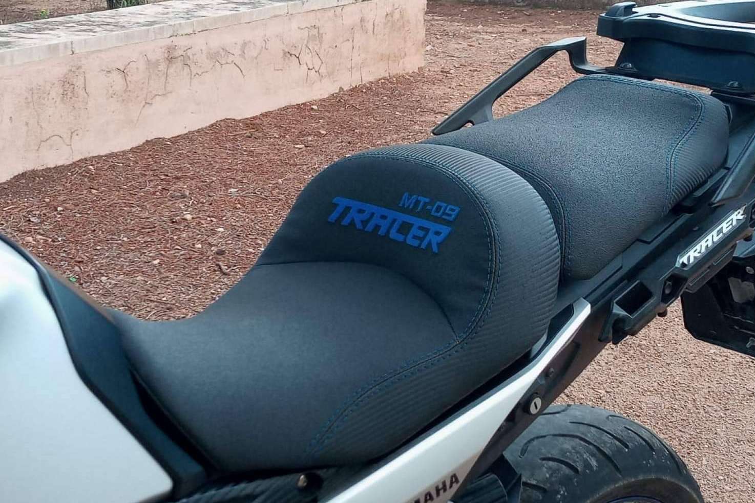 JM Fundas incluye en su catálogo espumas vicoelásticas para hacer los asientos de moto más cómodos