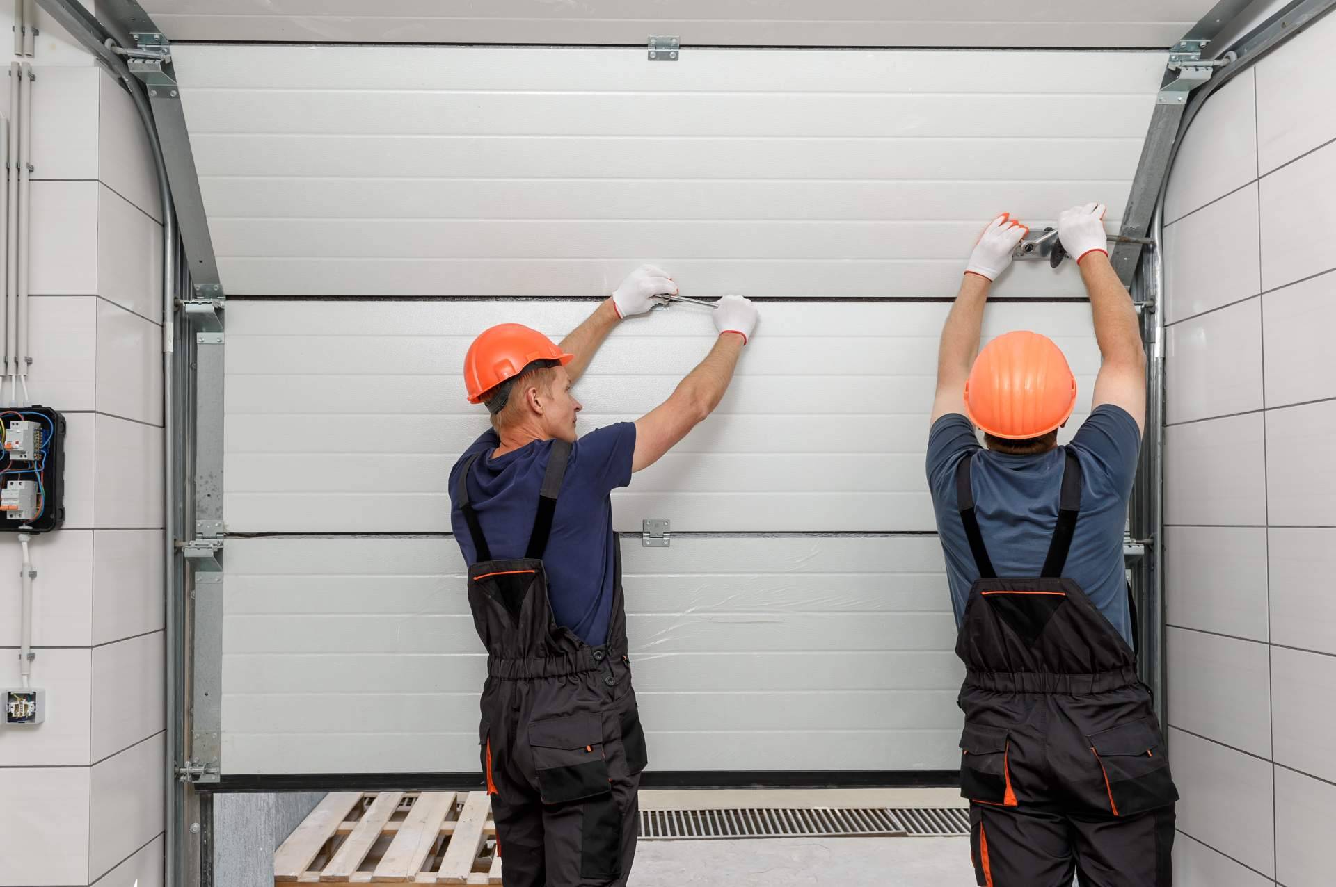 ¿Dónde encontrar soluciones personalizadas para el mantenimiento y actualización de puertas de garaje? Segova