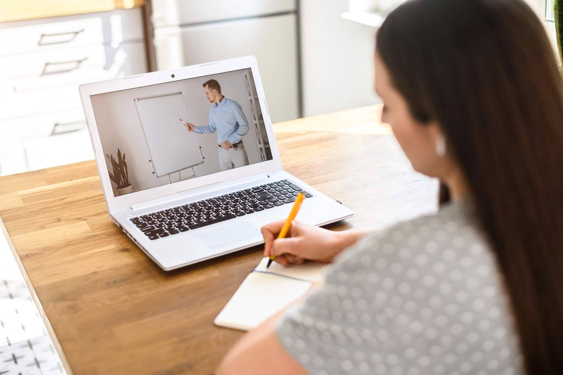 ¿Cuáles son los mejores trabajos para estudiantes este verano 2023?
