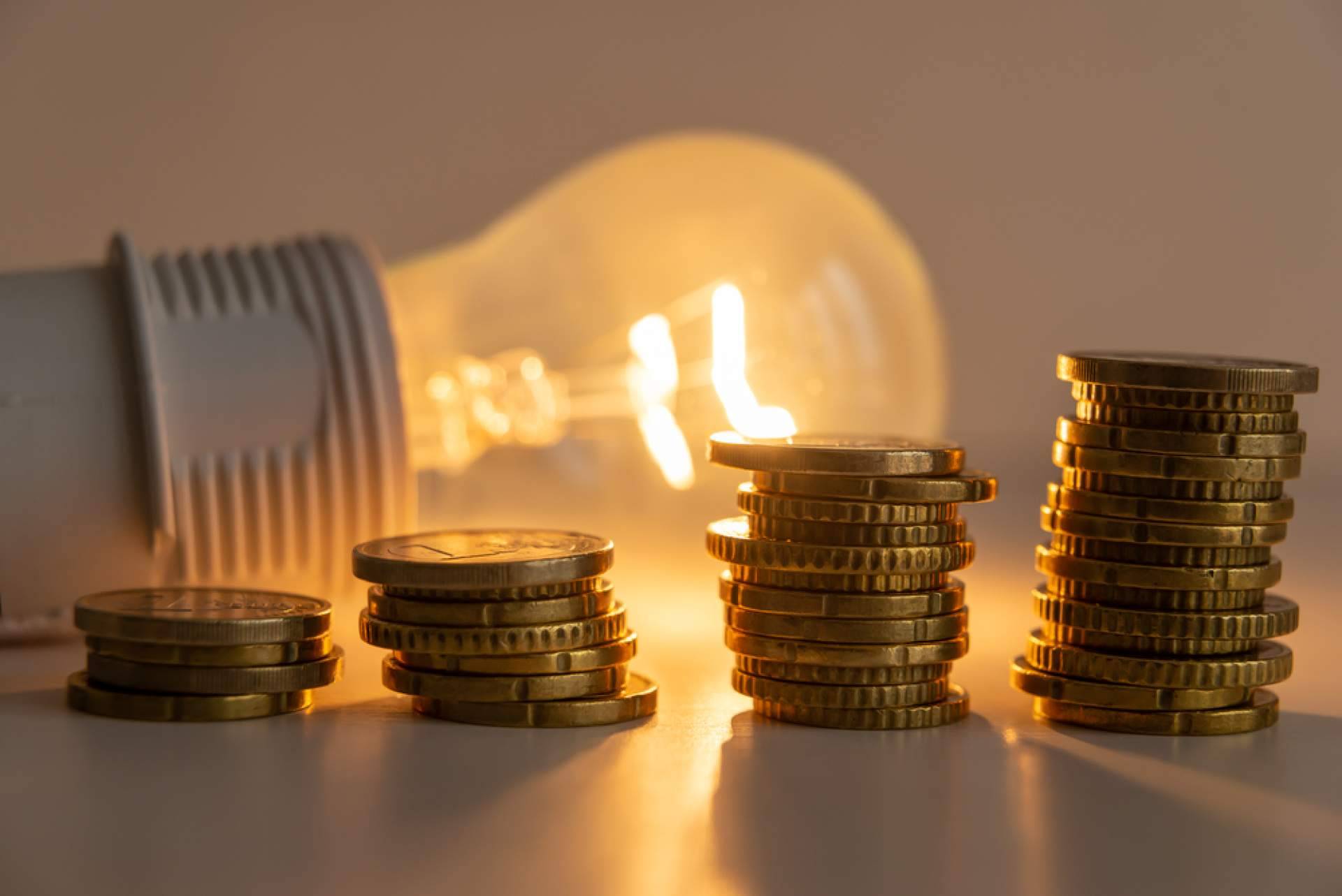 Cómo saber a qué hora es más económica la luz, con Apaga Luz