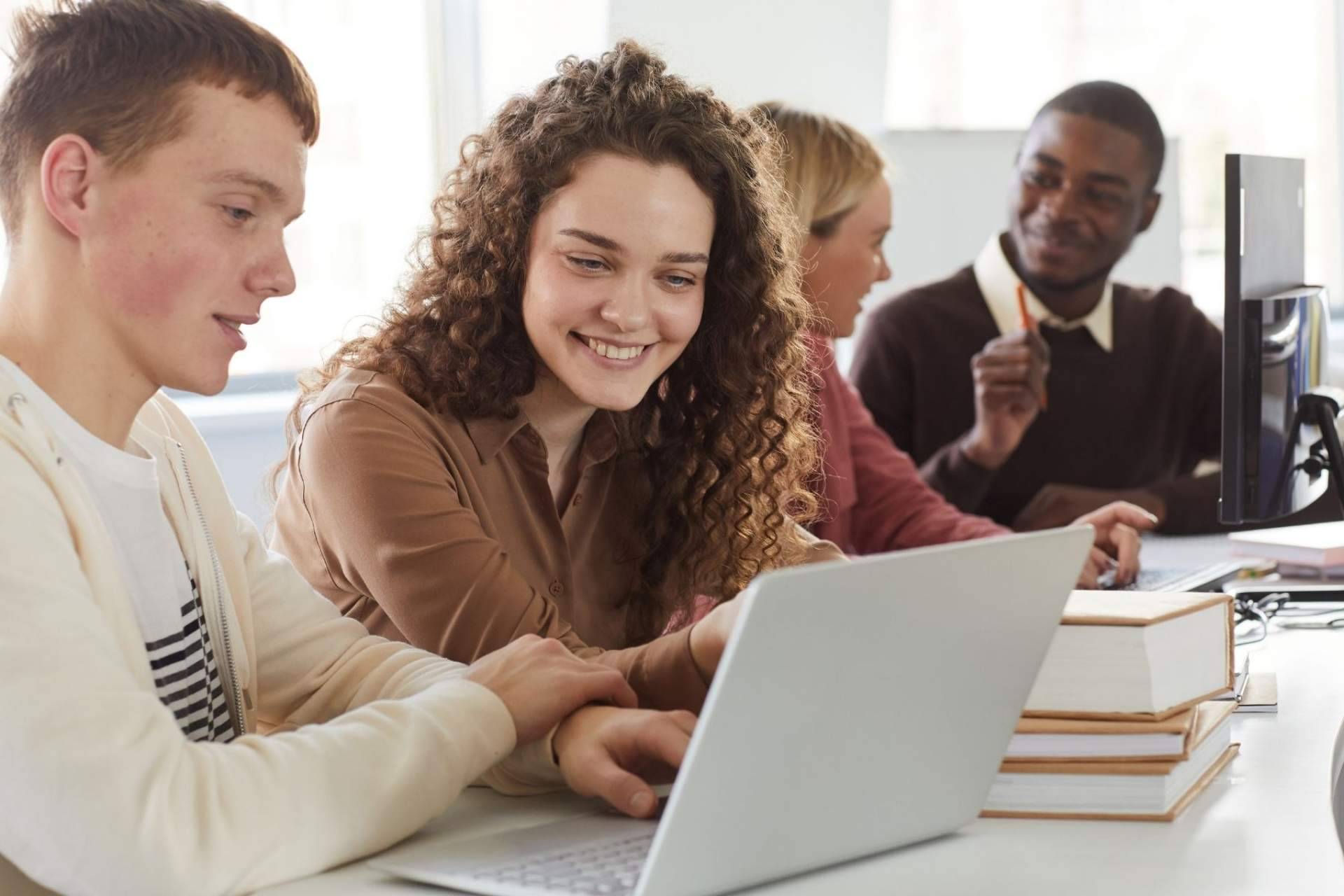 Formarse en gestión empresarial con el MBA de Constanza Business & Protocol School