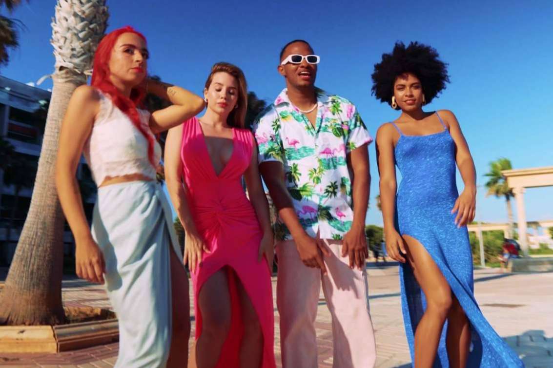 Toa Kingdom y su canción de verano '3 Barbies'