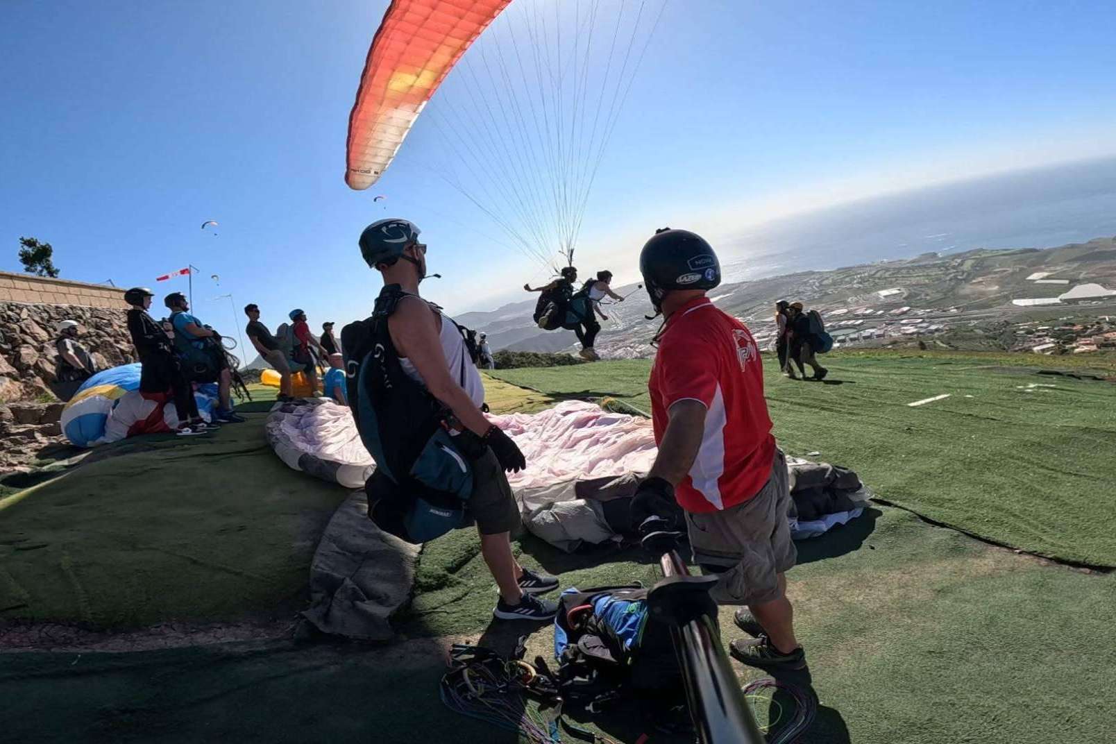Disfrutar del cielo de Tenerife con los vuelos en parapente de Tenerfly
