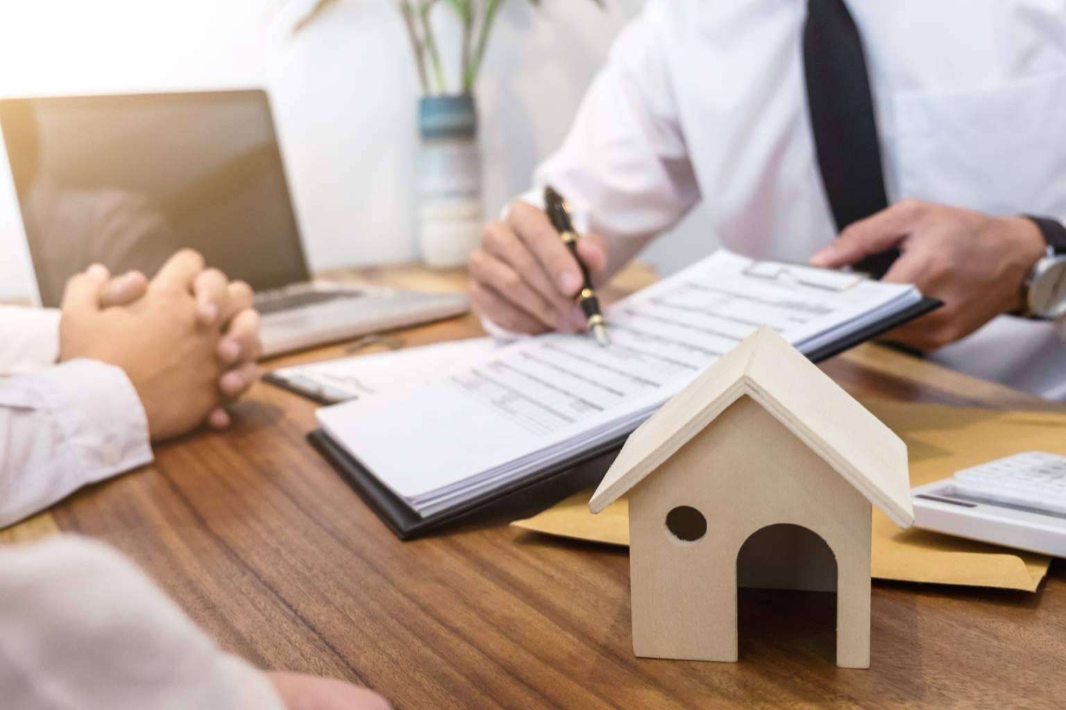 Ahorro y asesoría en hipotecas con la empresa especialista Helloteca