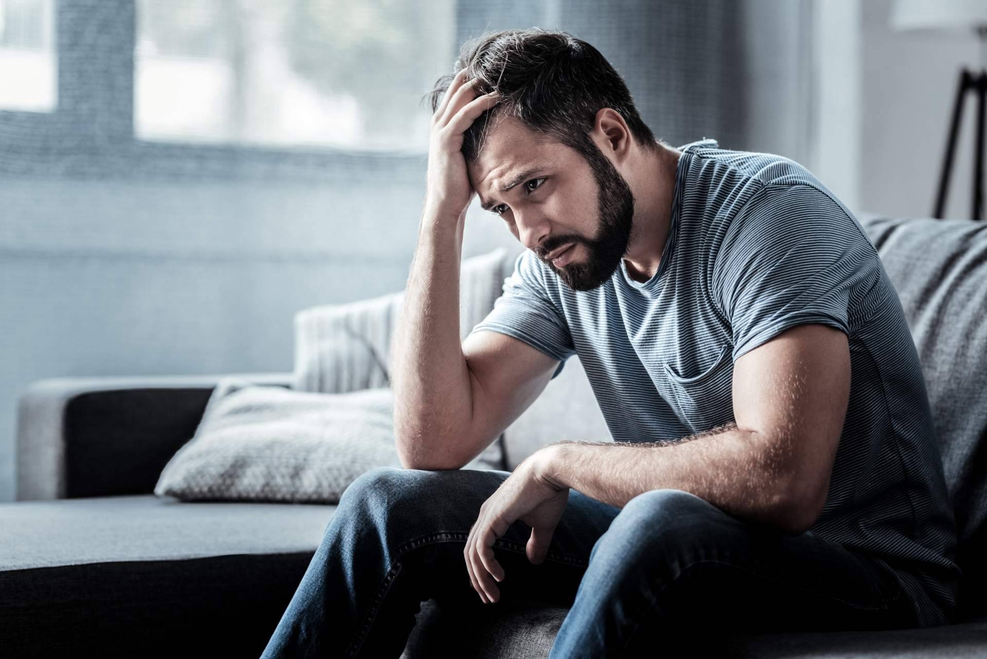 ¿Cuáles son sus características, síntomas y causas más comunes de la ansiedad y la depresión?