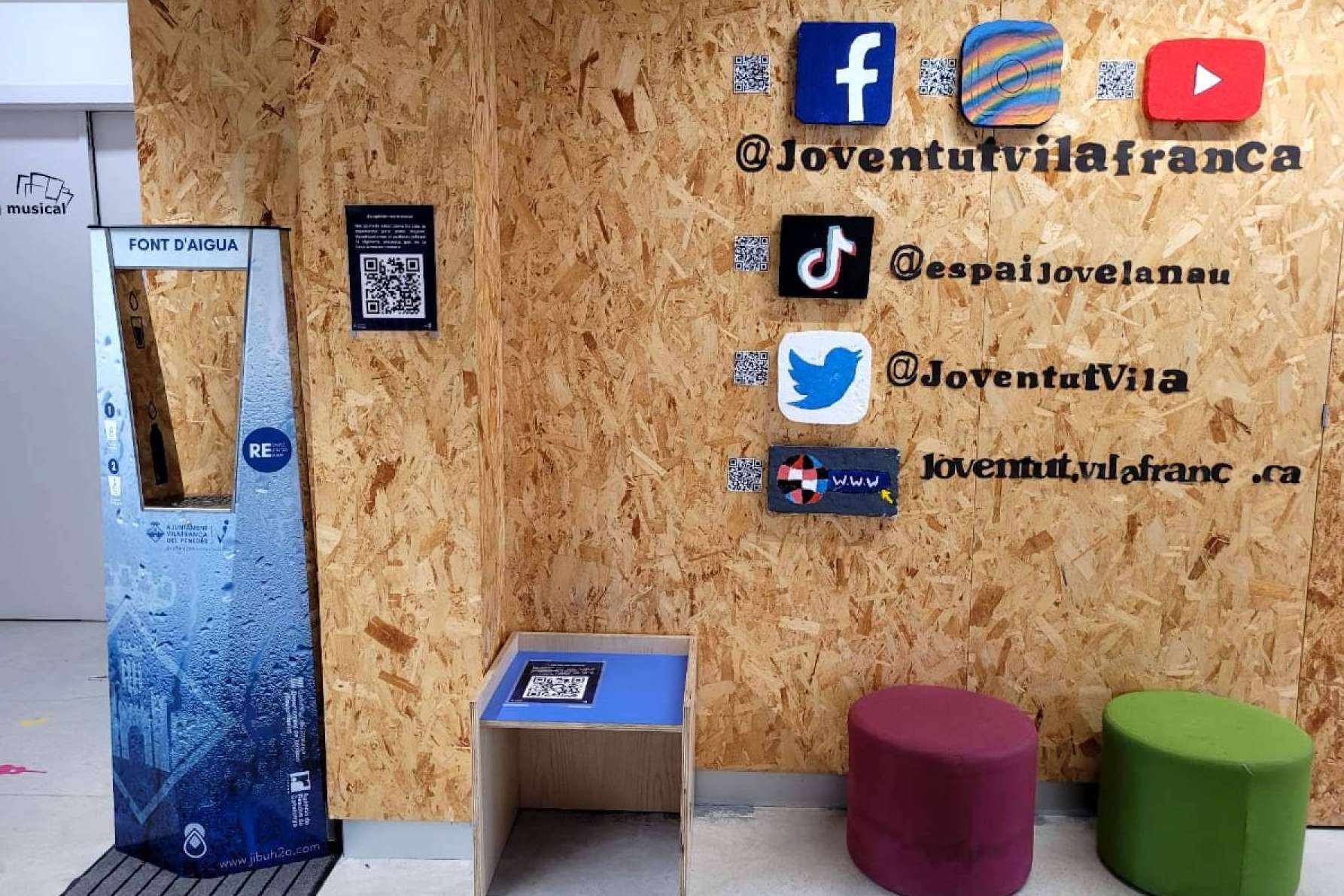 Jibu H2O es especialista en la venta de fuentes de agua potable para instalar en las escuelas y universidades
