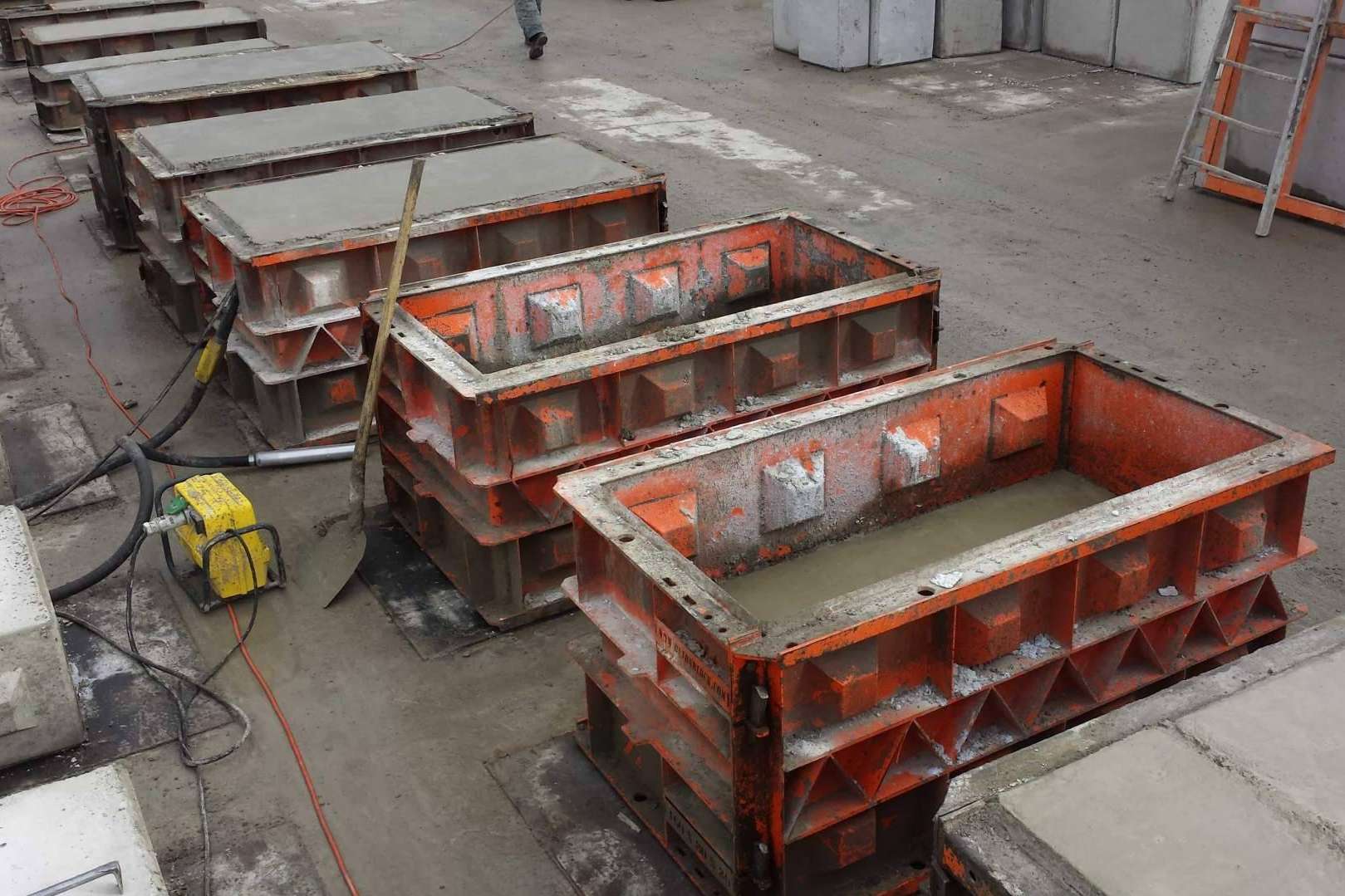 Producción de moldes de bloques de hormigón, con Betonblock